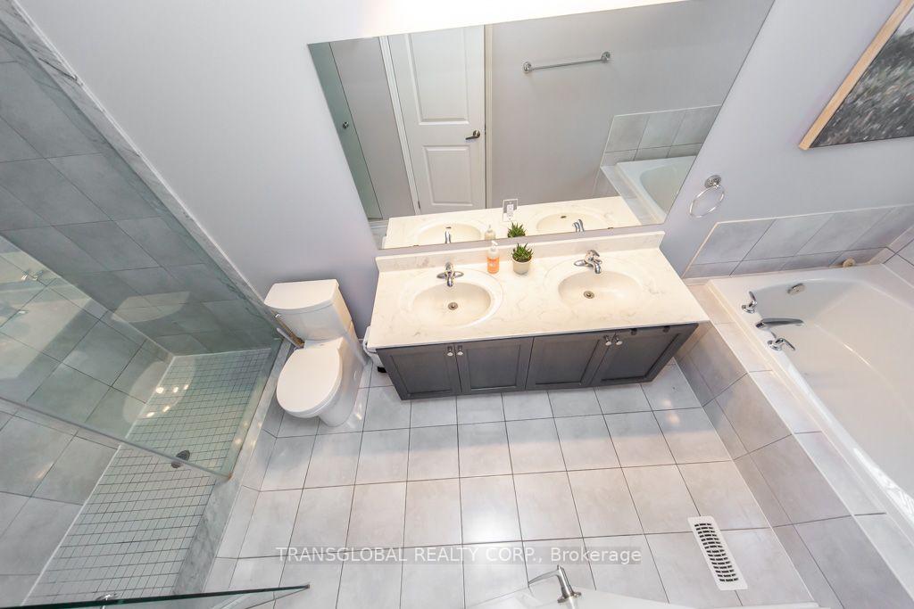 Photo 9 of 83 Spruce Pine Crescent N, Vaughan, Patterson — HOMEH