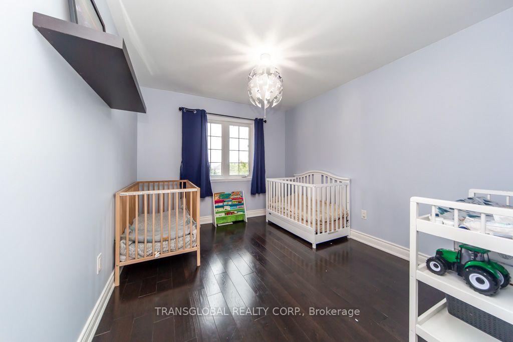 Photo 11 of 83 Spruce Pine Crescent N, Vaughan, Patterson — HOMEH
