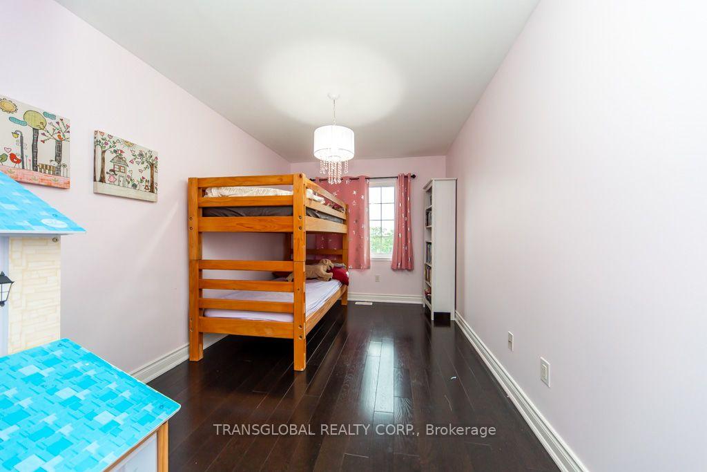 Photo 12 of 83 Spruce Pine Crescent N, Vaughan, Patterson — HOMEH