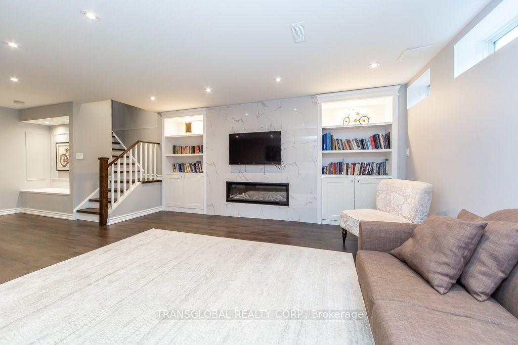 Photo 14 of 83 Spruce Pine Crescent N, Vaughan, Patterson — HOMEH