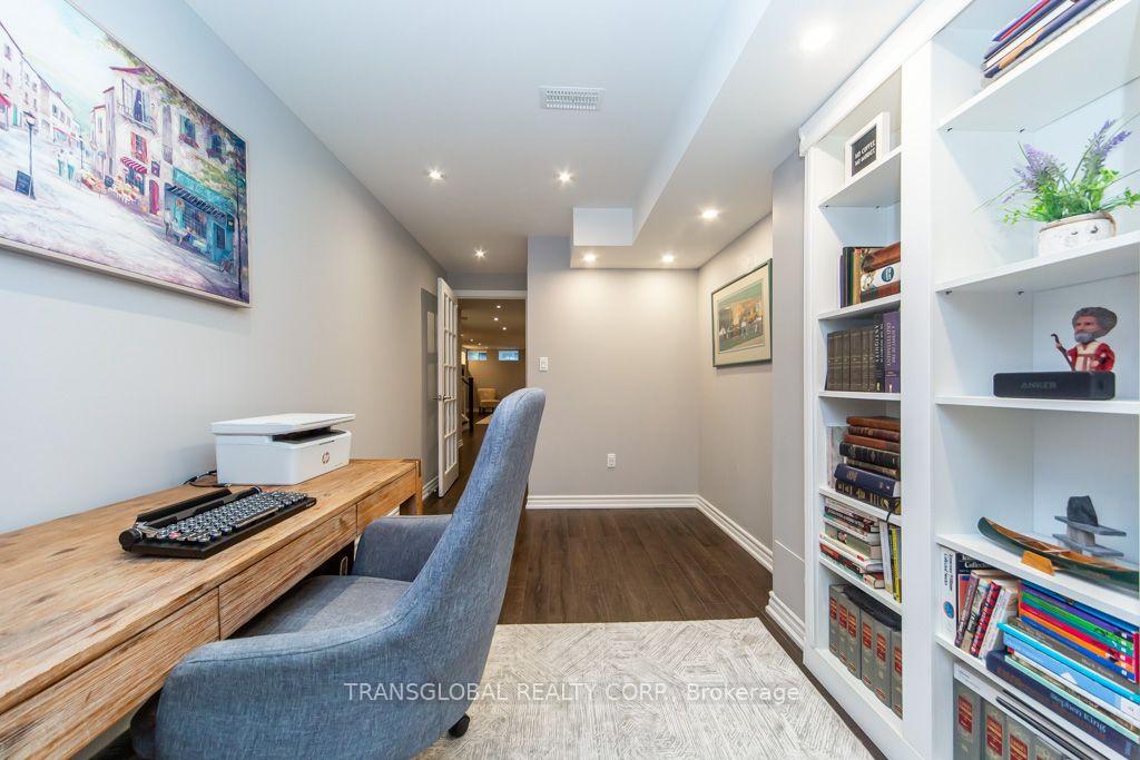 Photo 17 of 83 Spruce Pine Crescent N, Vaughan, Patterson — HOMEH
