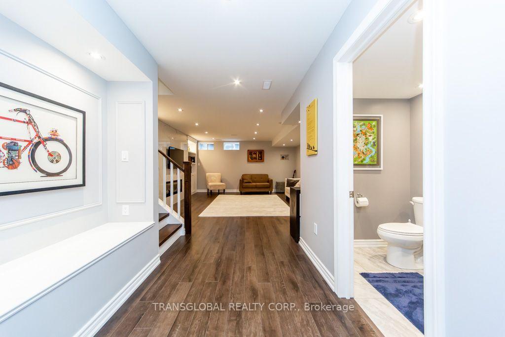 Photo 18 of 83 Spruce Pine Crescent N, Vaughan, Patterson — HOMEH