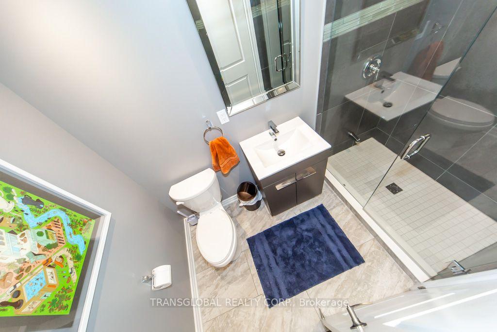 Photo 19 of 83 Spruce Pine Crescent N, Vaughan, Patterson — HOMEH