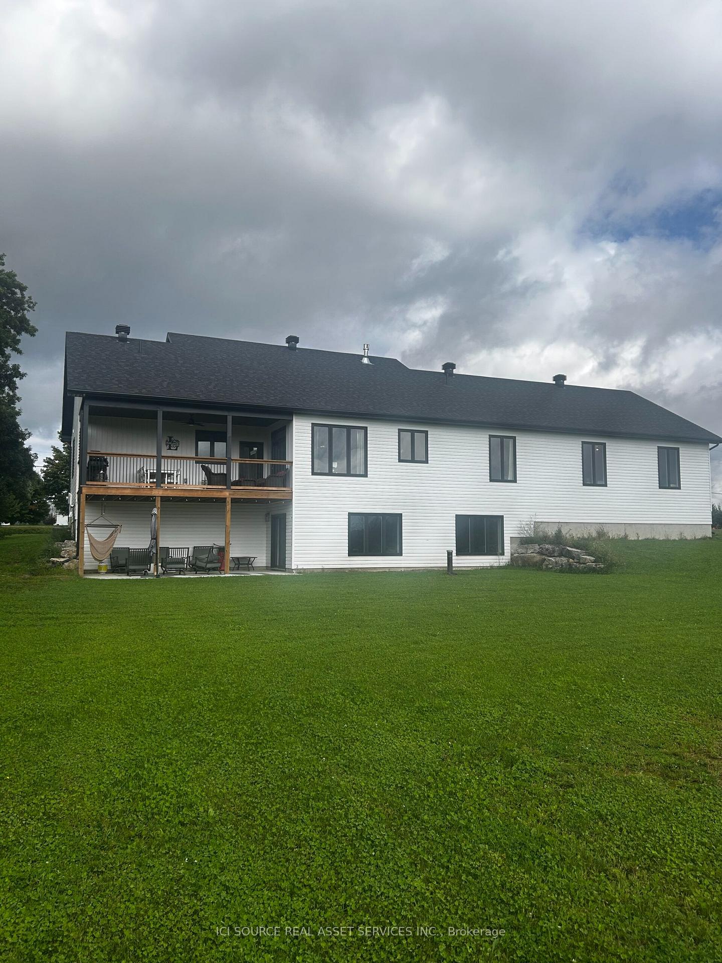Front of 723 Rosedale Road S