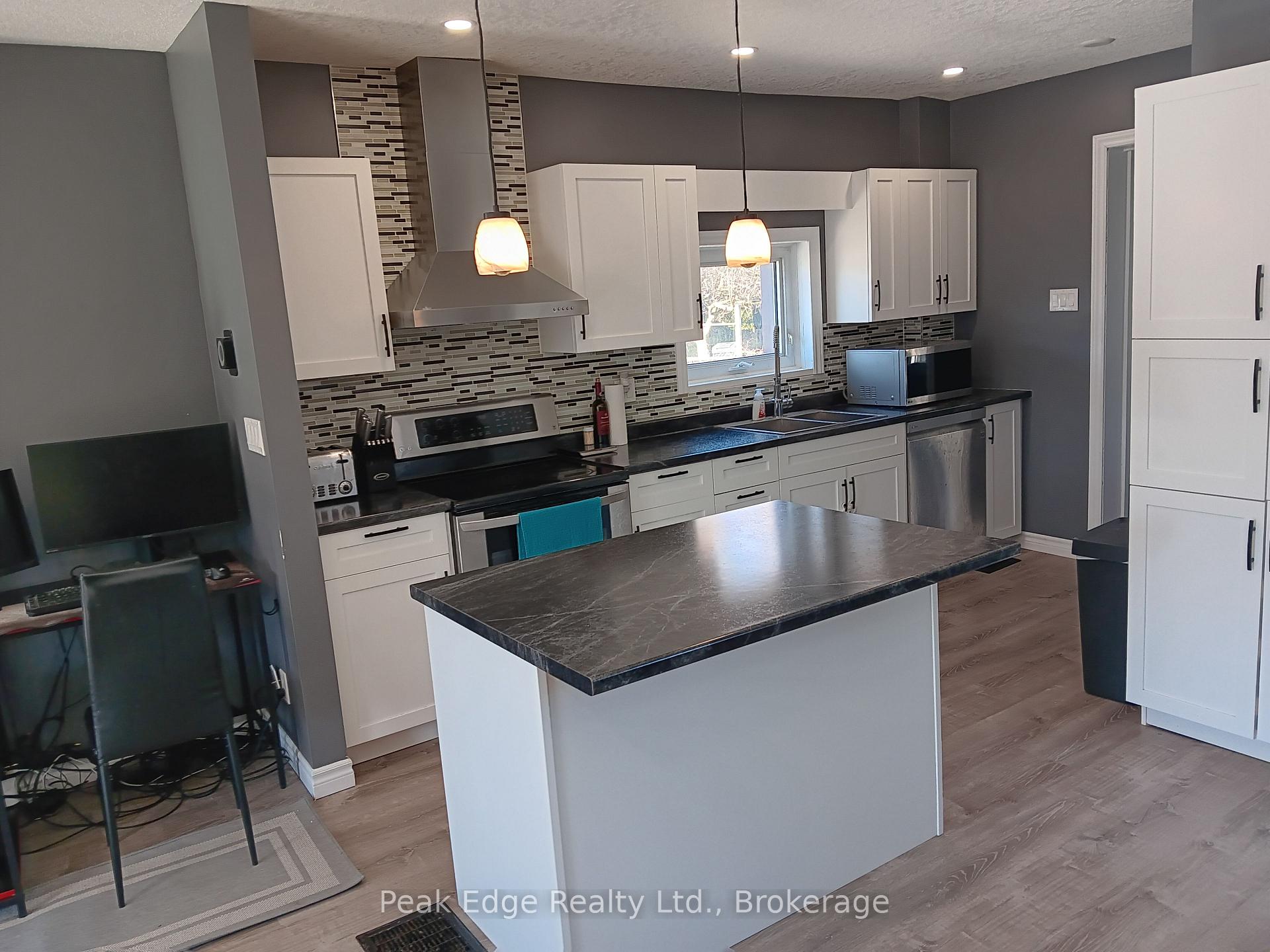 Photo 7 of 343 10th Avenue, Hanover — HOMEH