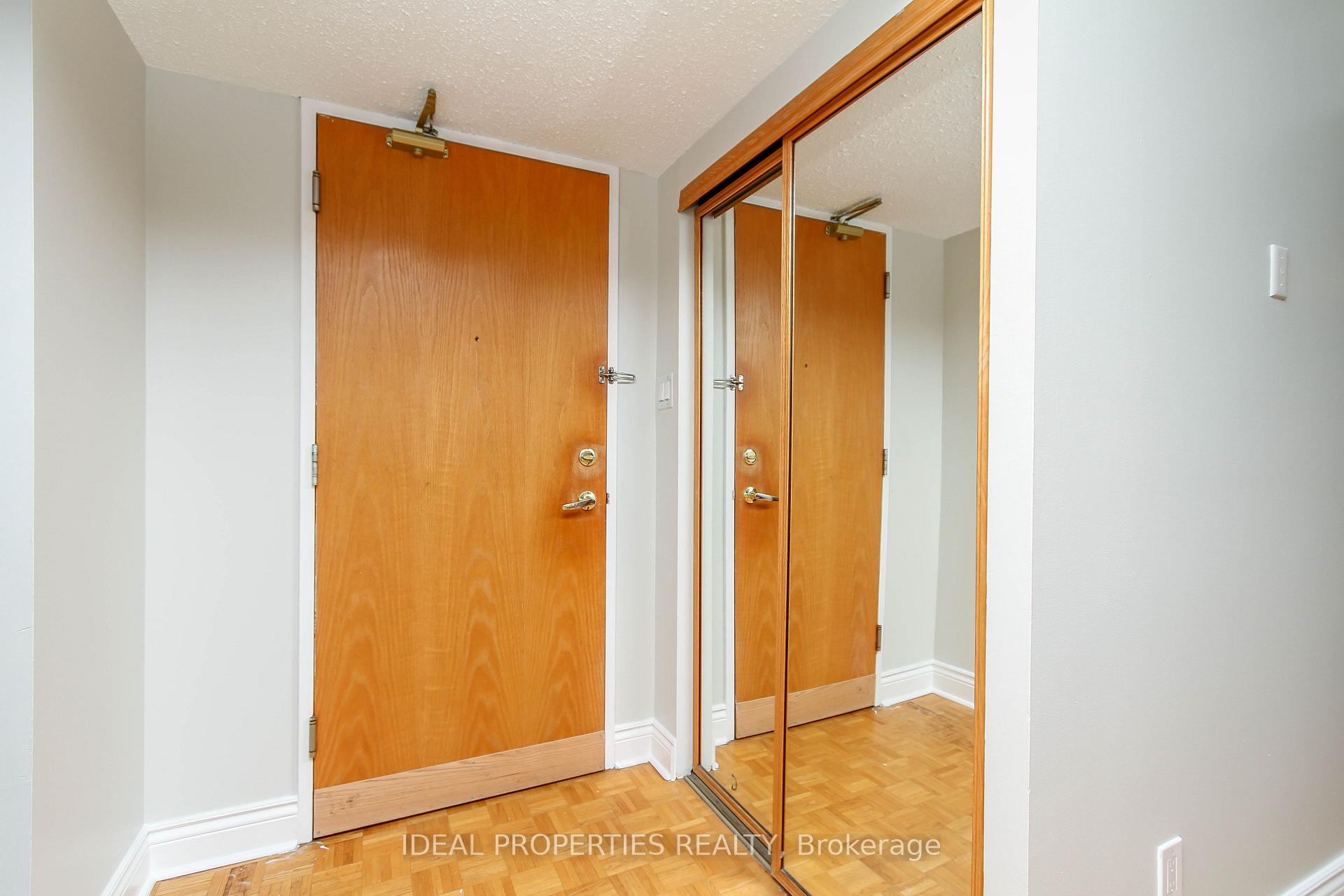 Photo 8 of Unit 1213, 2871 Richmond Road W, Ottawa, Britannia Heights — HOMEH