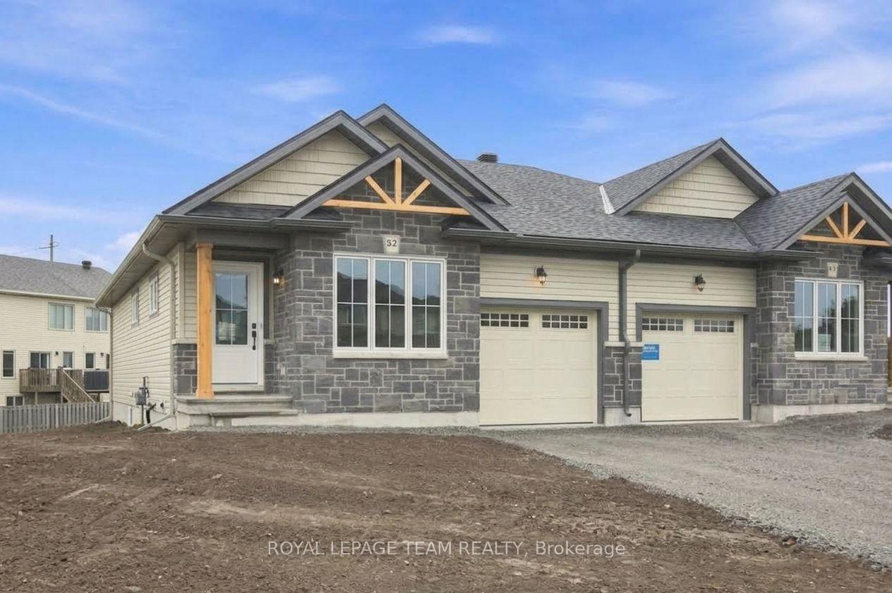 Photo 2 of 52 Whitcomb Crescent, Smiths Falls, Smiths Falls — HOMEH