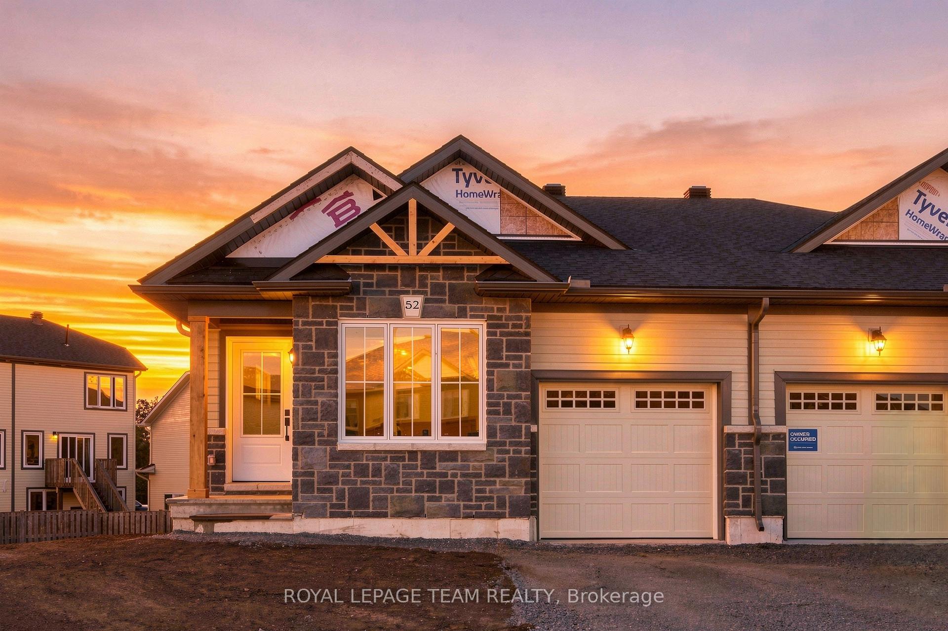 Photo 3 of 52 Whitcomb Crescent, Smiths Falls, Smiths Falls — HOMEH