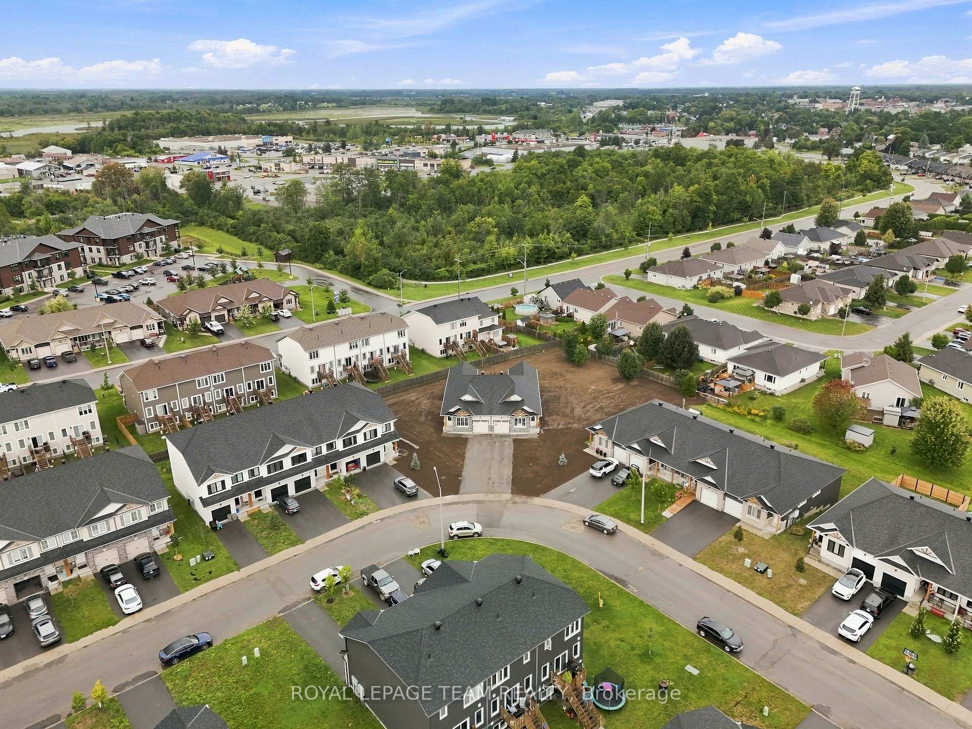 Photo 6 of 52 Whitcomb Crescent, Smiths Falls, Smiths Falls — HOMEH