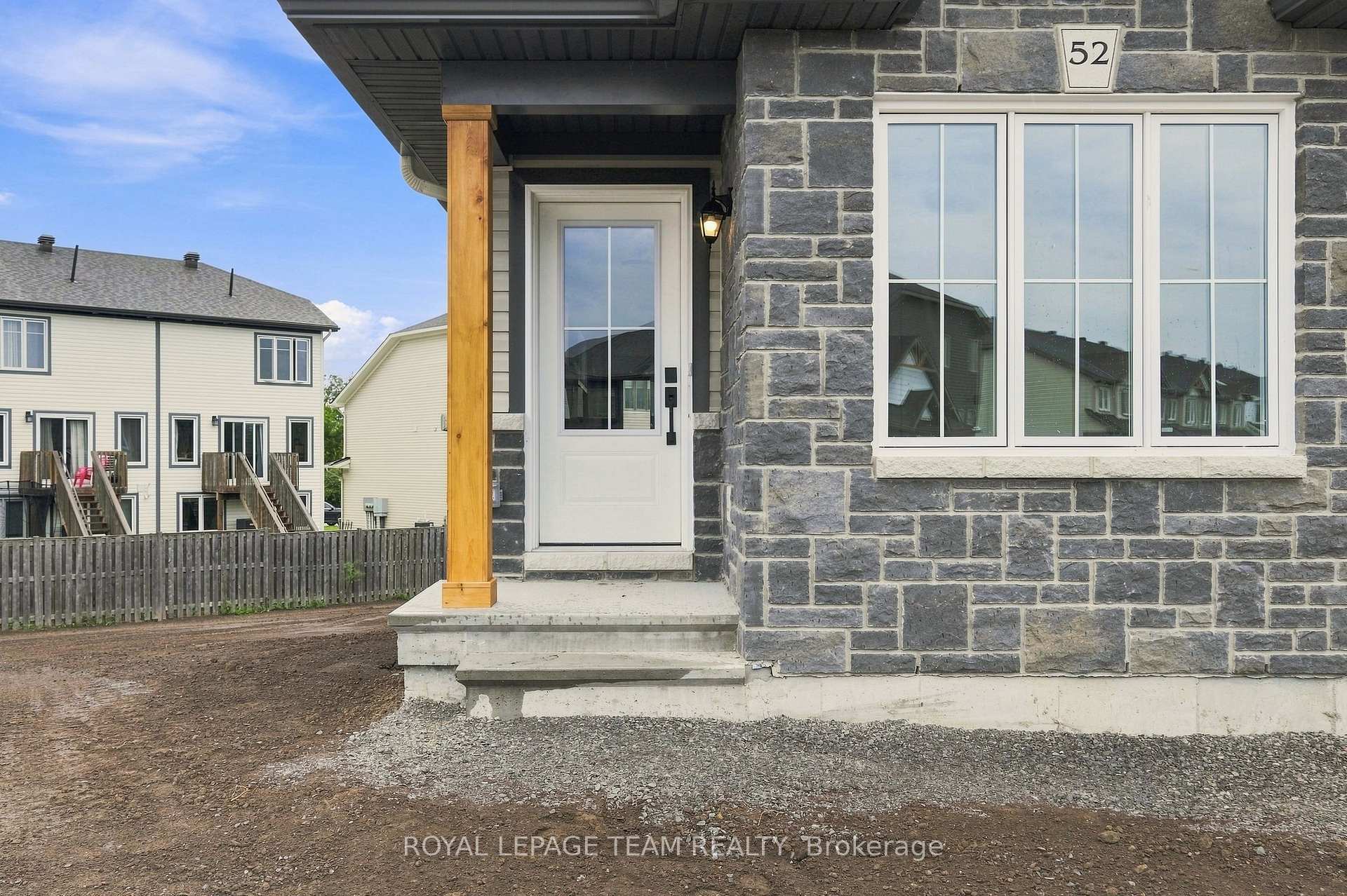 Photo 7 of 52 Whitcomb Crescent, Smiths Falls, Smiths Falls — HOMEH