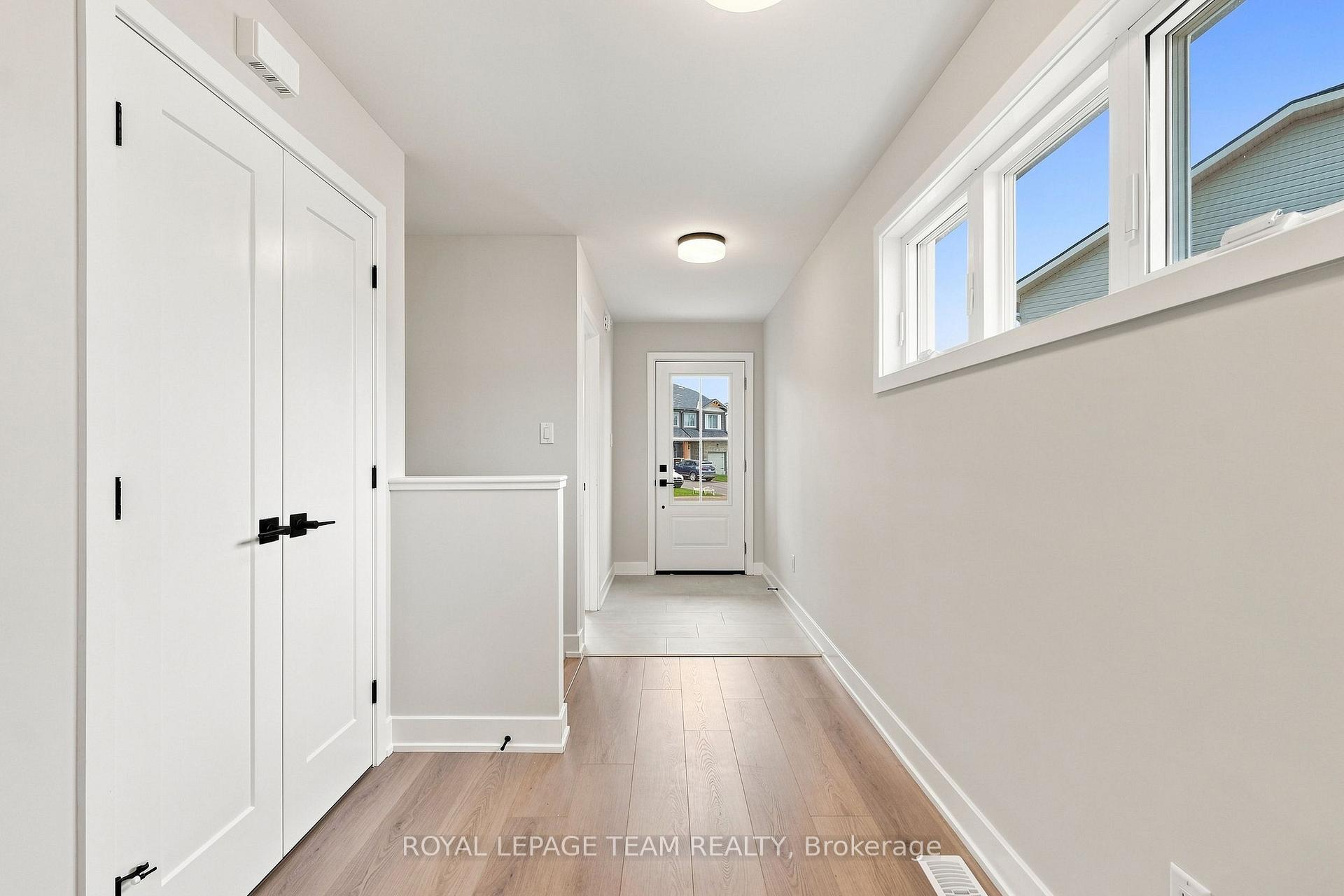 Photo 8 of 52 Whitcomb Crescent, Smiths Falls, Smiths Falls — HOMEH