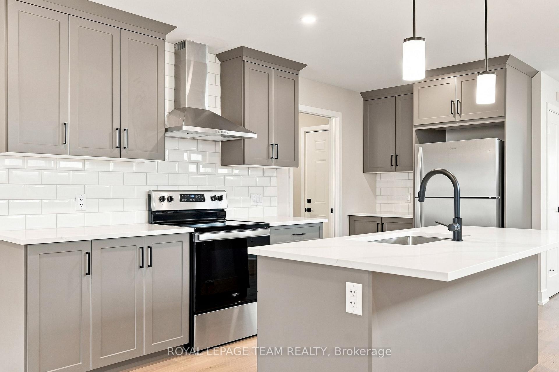 Photo 10 of 52 Whitcomb Crescent, Smiths Falls, Smiths Falls — HOMEH