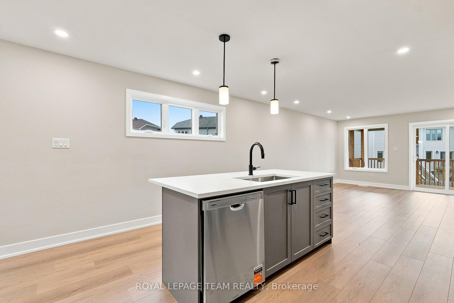 Photo 13 of 52 Whitcomb Crescent, Smiths Falls, Smiths Falls — HOMEH