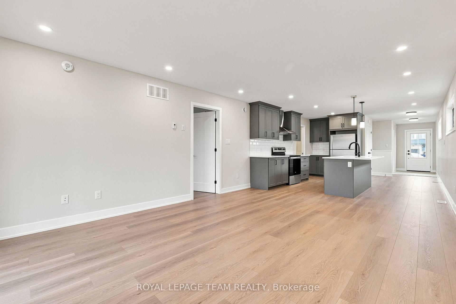 Photo 16 of 52 Whitcomb Crescent, Smiths Falls, Smiths Falls — HOMEH
