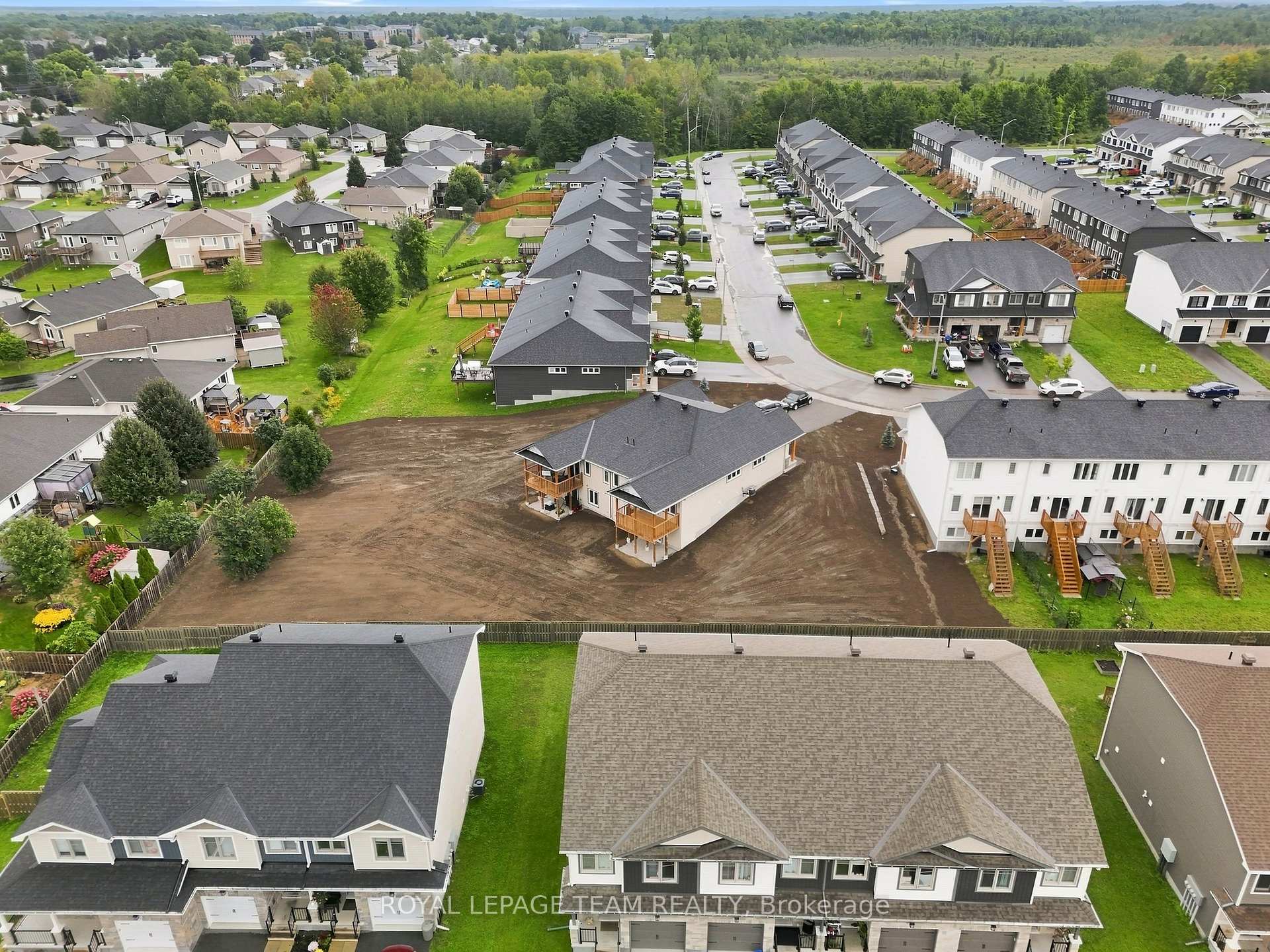 Photo 42 of 52 Whitcomb Crescent, Smiths Falls, Smiths Falls — HOMEH