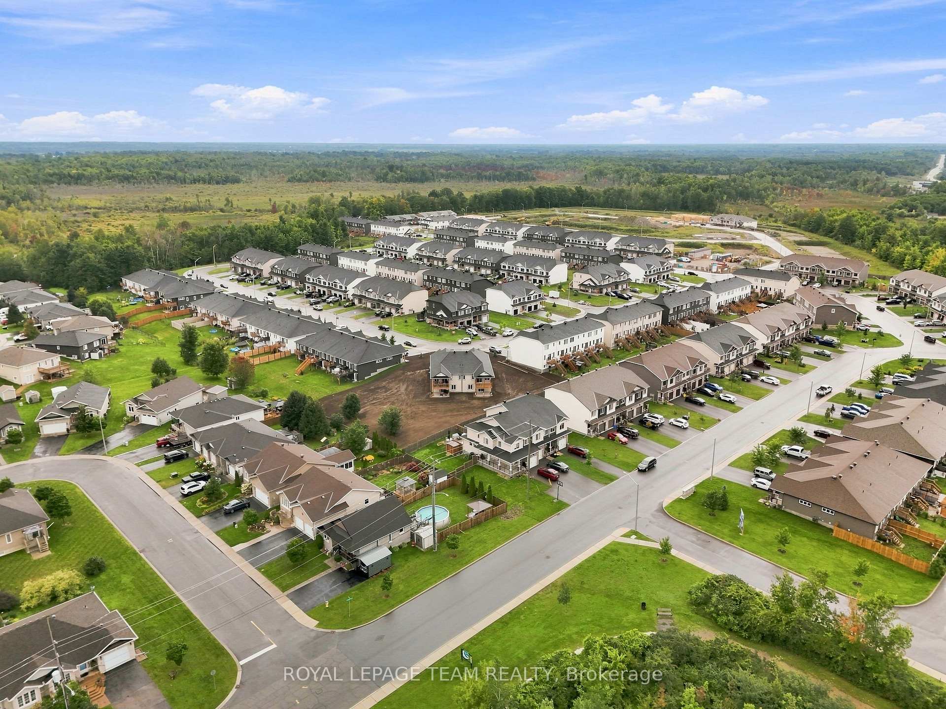 Photo 43 of 52 Whitcomb Crescent, Smiths Falls, Smiths Falls — HOMEH