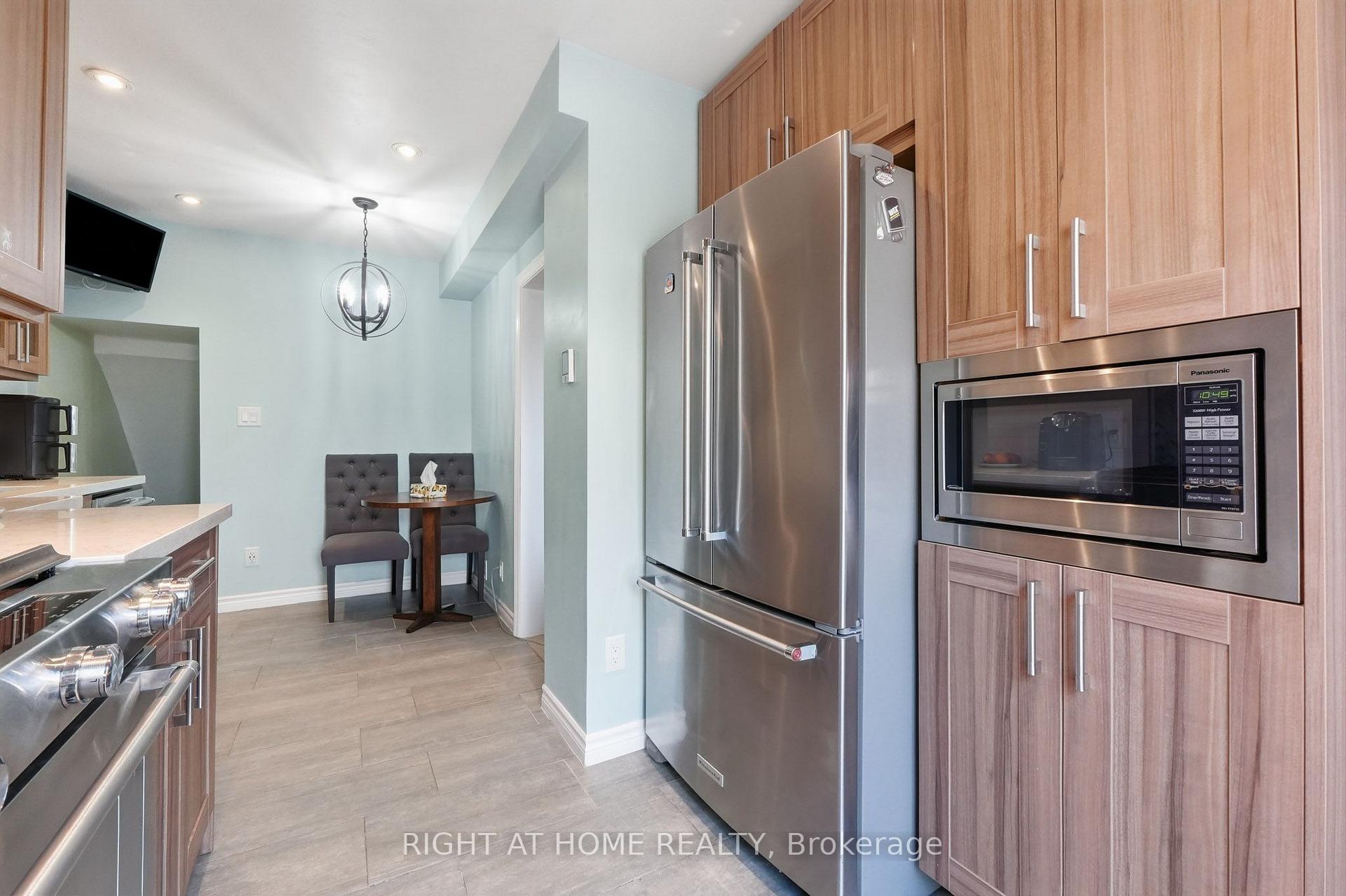 Photo 16 of 16 Greendale Avenue, Toronto, Rockcliffe-Smythe — HOMEH