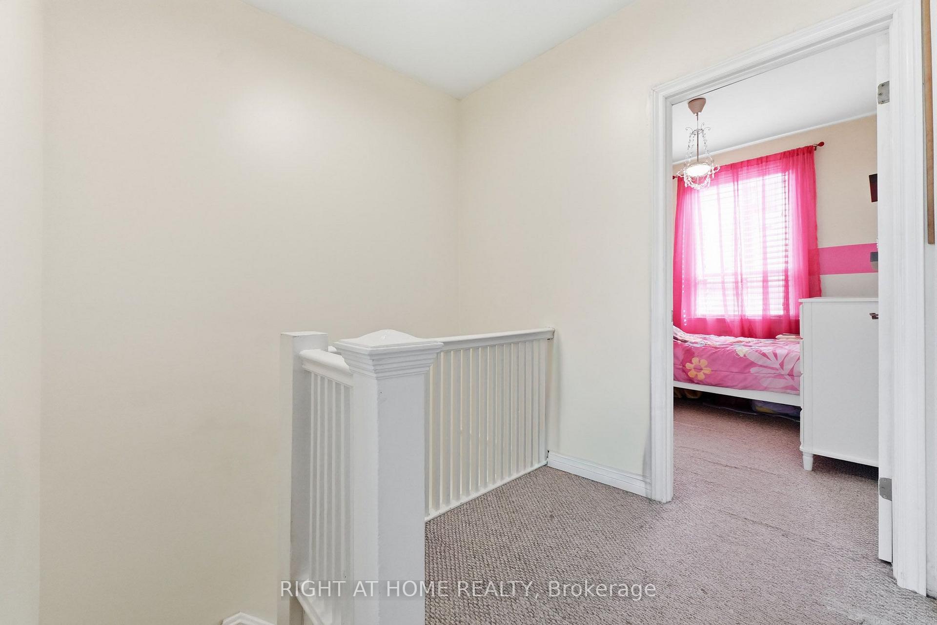 Photo 20 of 16 Greendale Avenue, Toronto, Rockcliffe-Smythe — HOMEH