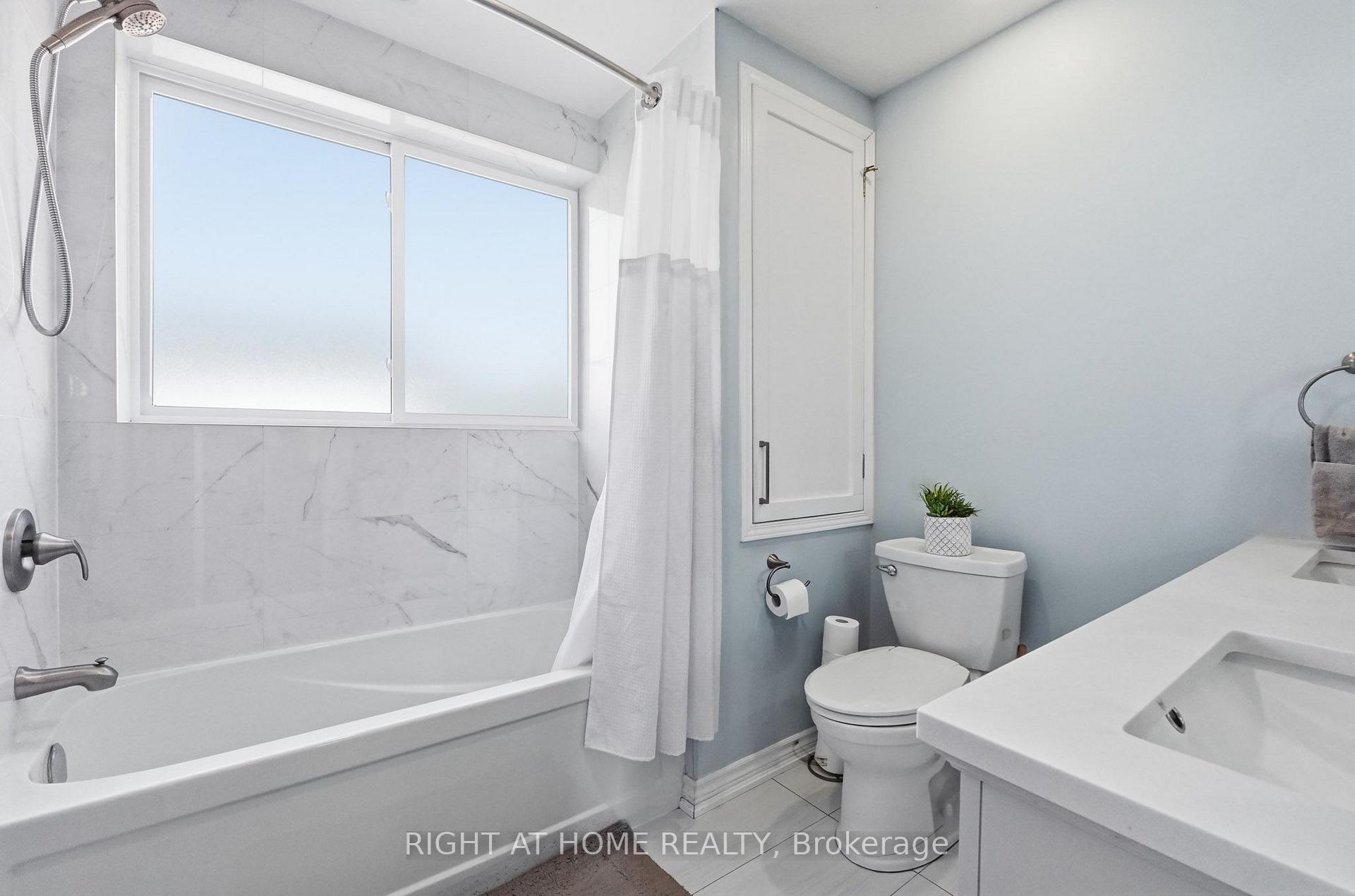 Photo 26 of 16 Greendale Avenue, Toronto, Rockcliffe-Smythe — HOMEH