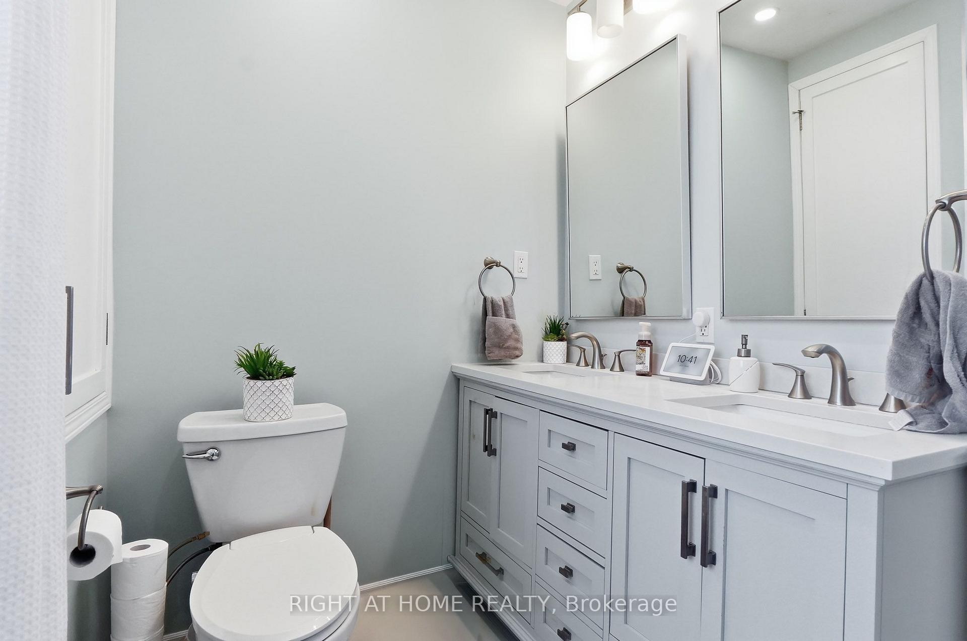 Photo 27 of 16 Greendale Avenue, Toronto, Rockcliffe-Smythe — HOMEH