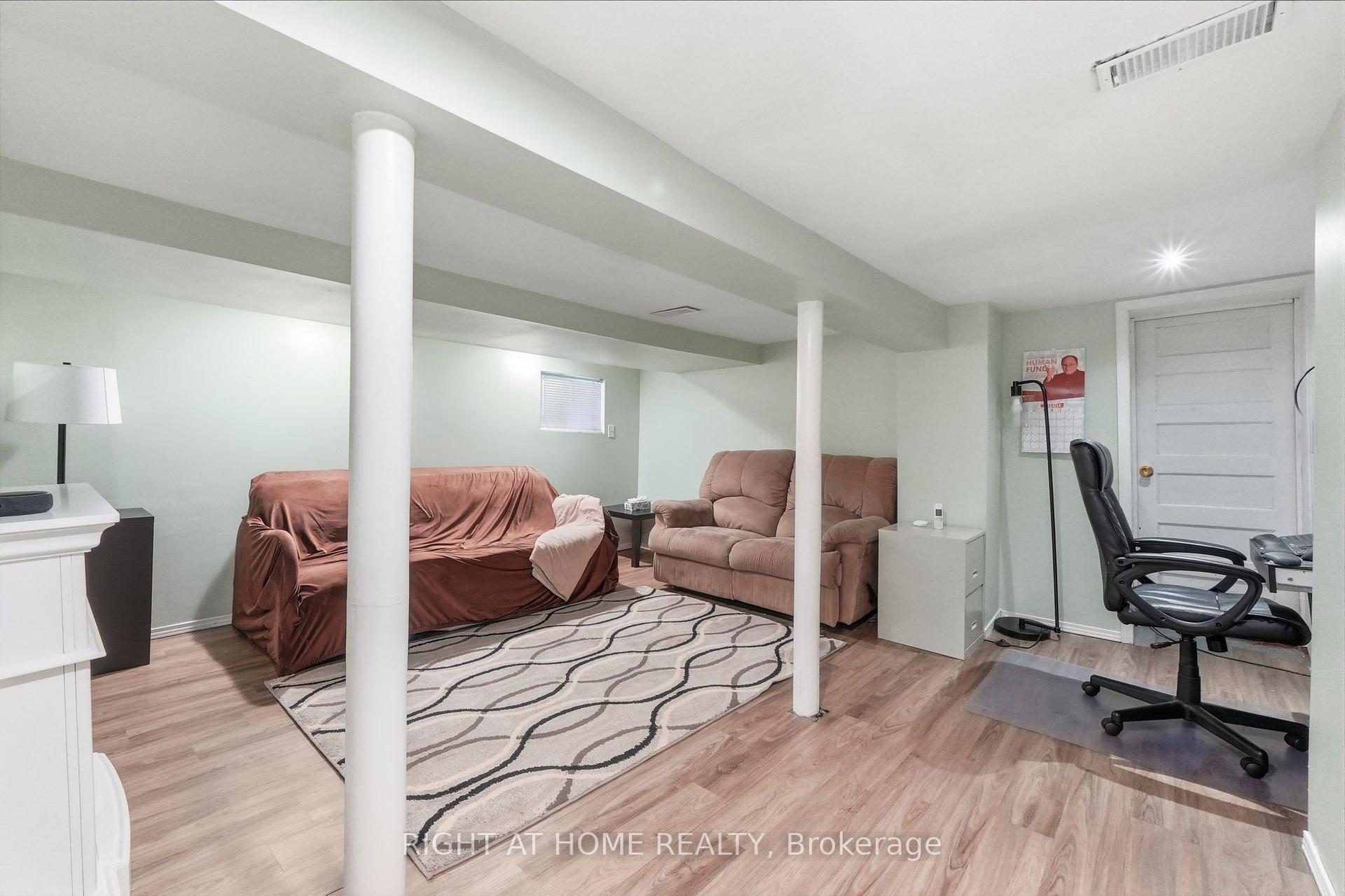 Photo 30 of 16 Greendale Avenue, Toronto, Rockcliffe-Smythe — HOMEH
