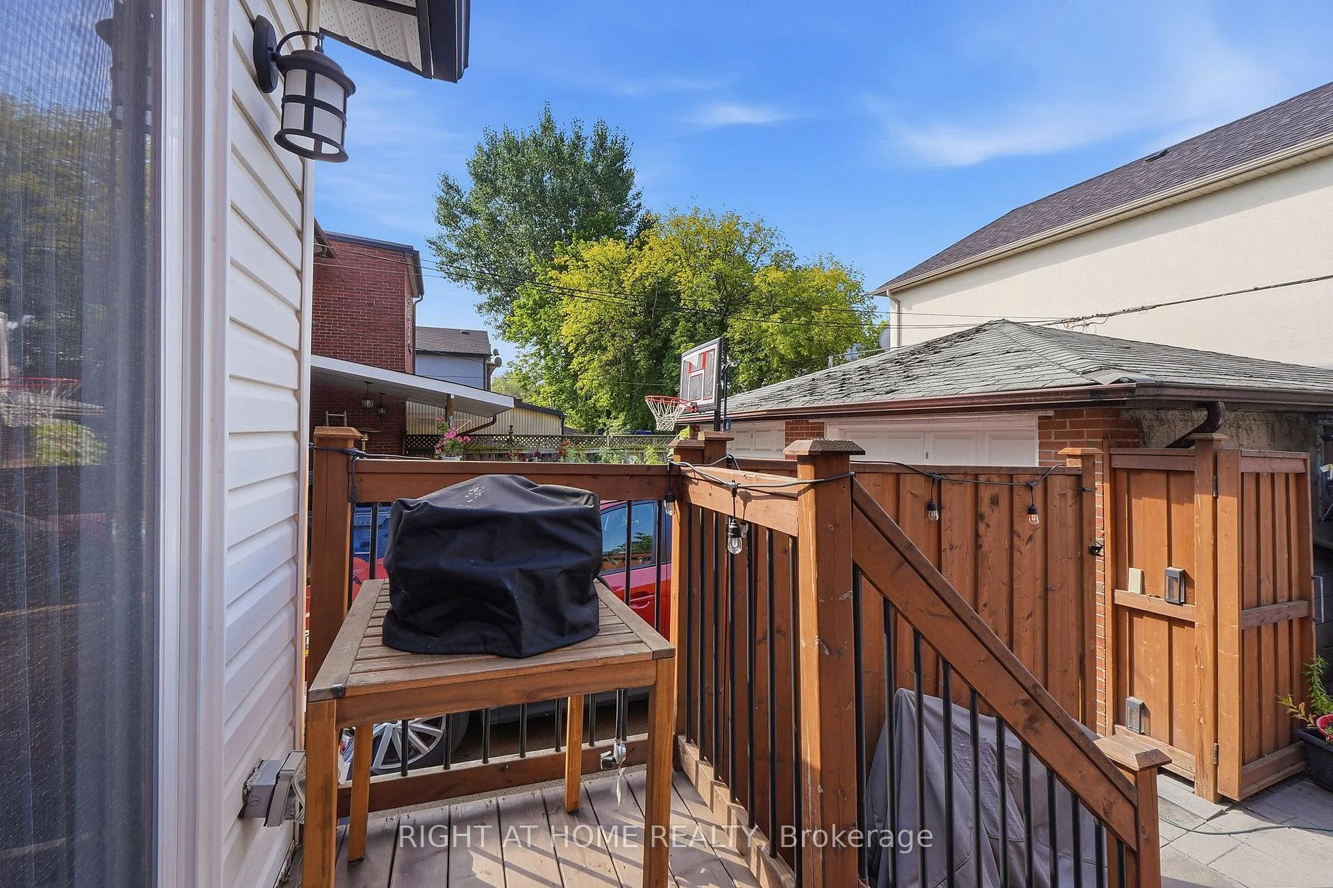 Photo 9 of 16 Greendale Avenue, Toronto, Rockcliffe-Smythe — HOMEH