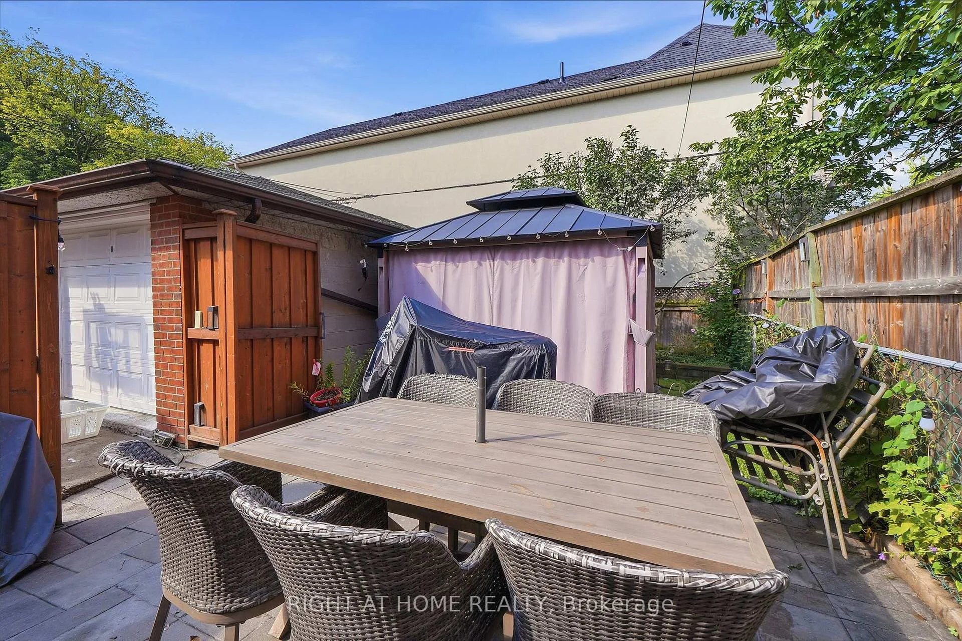 Photo 41 of 16 Greendale Avenue, Toronto, Rockcliffe-Smythe — HOMEH
