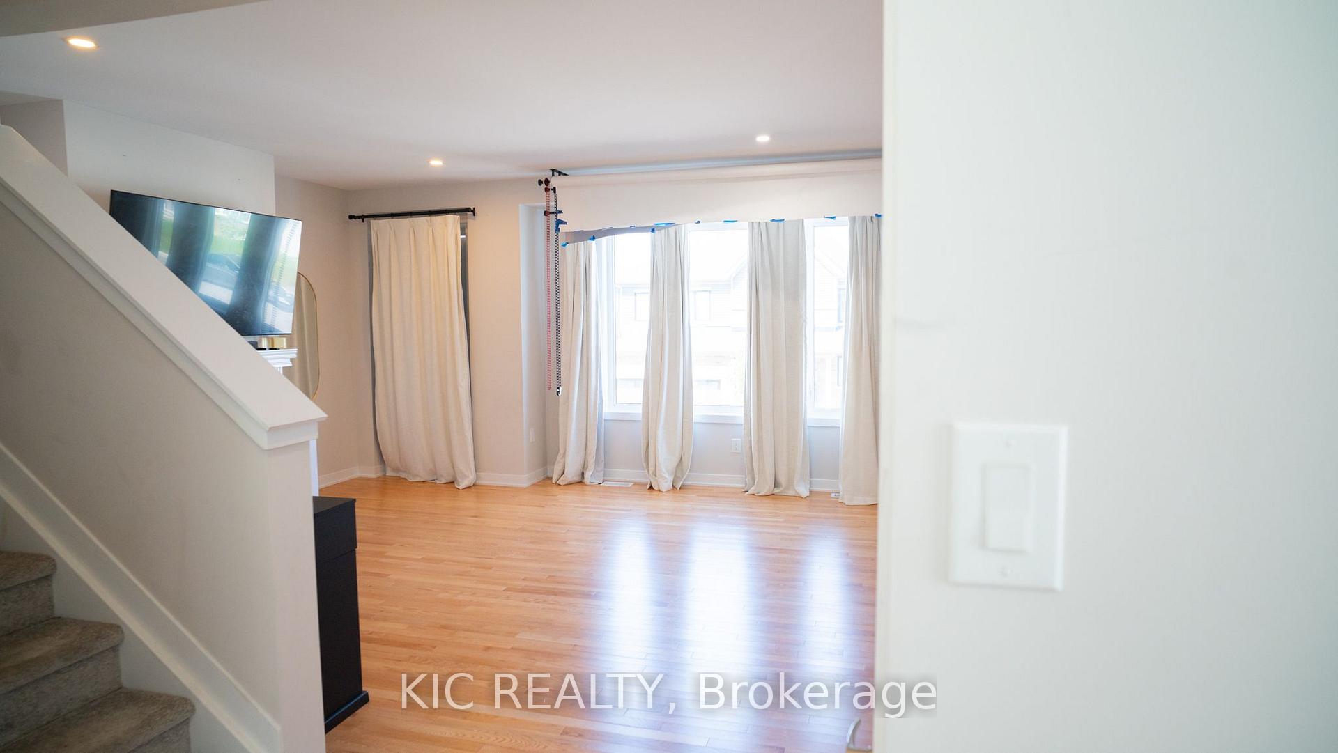 Photo 8 of 352 Appalachian Circle, Ottawa, Barrhaven - Half Moon Bay — HOMEH