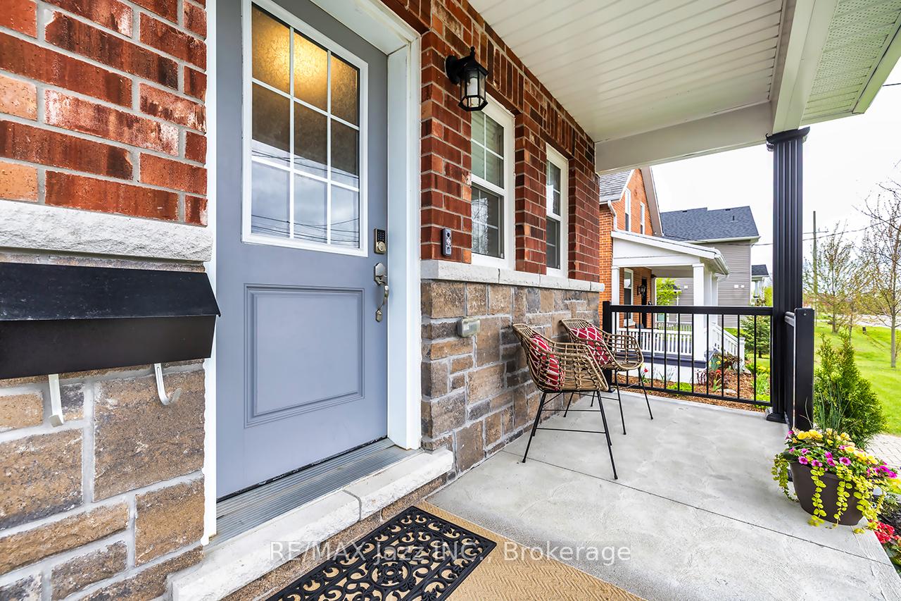 Photo 6 of 706 Ontario Street, Cobourg — HOMEH