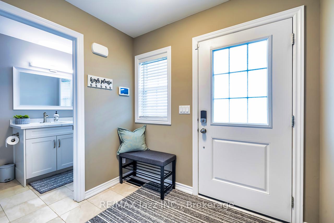 Photo 7 of 706 Ontario Street, Cobourg — HOMEH