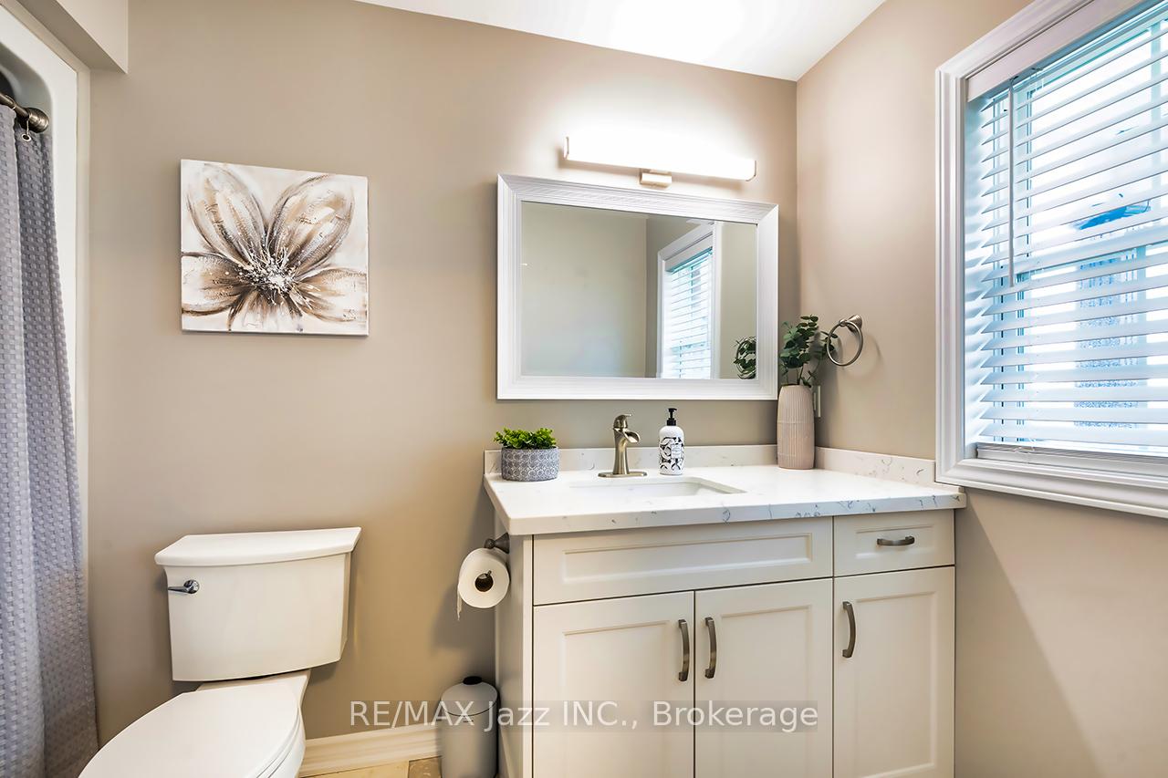 Photo 8 of 706 Ontario Street, Cobourg — HOMEH