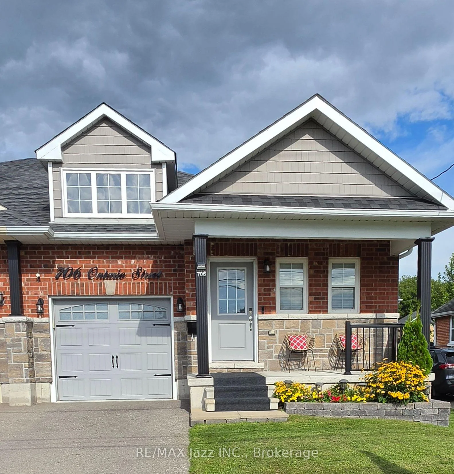 Photo 3 of 706 Ontario Street, Cobourg — HOMEH