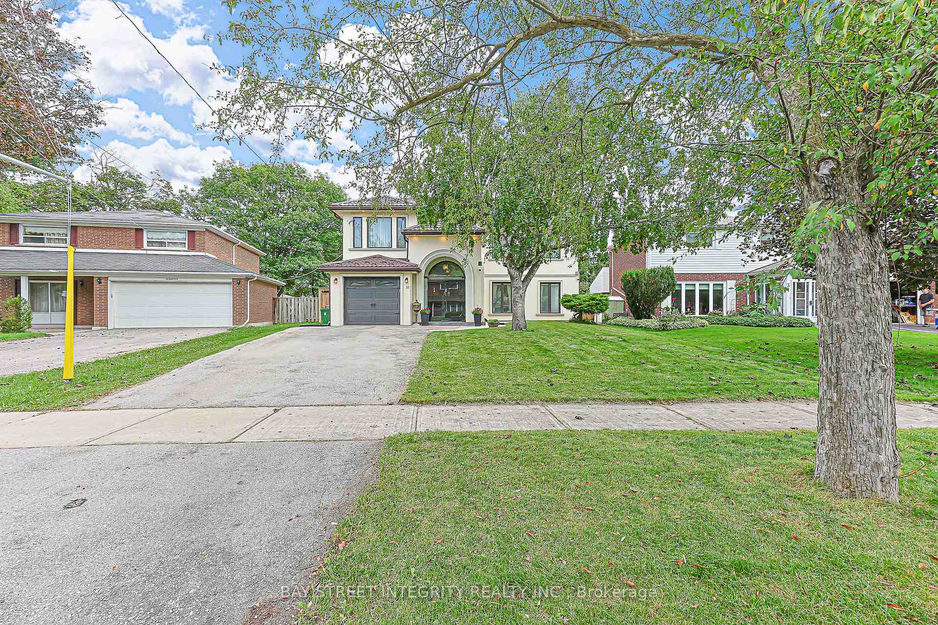 Photo 3 of 33 Deerford Road, North York, Don Valley Village — HOMEH