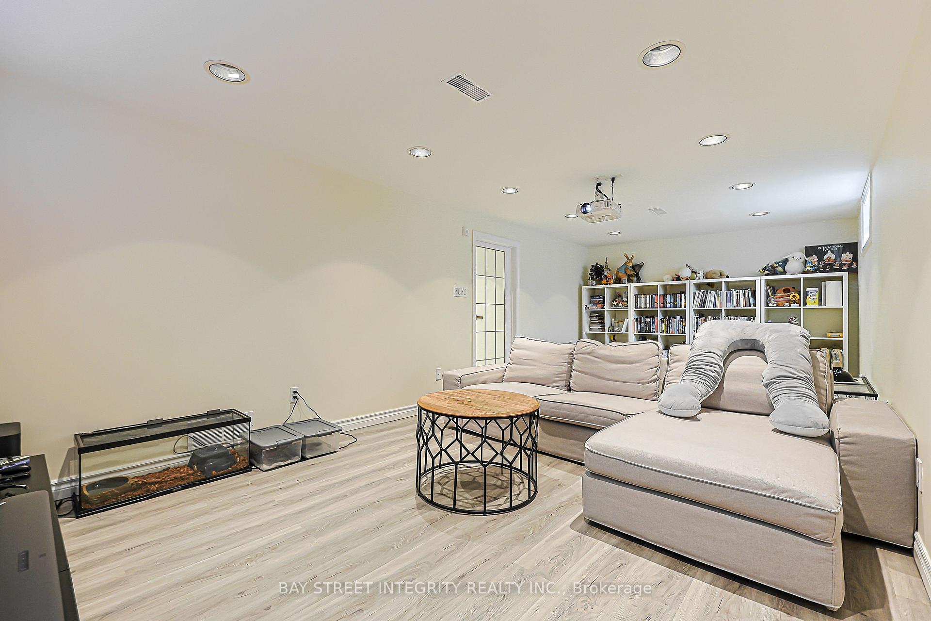 Photo 47 of 33 Deerford Road, North York, Don Valley Village — HOMEH
