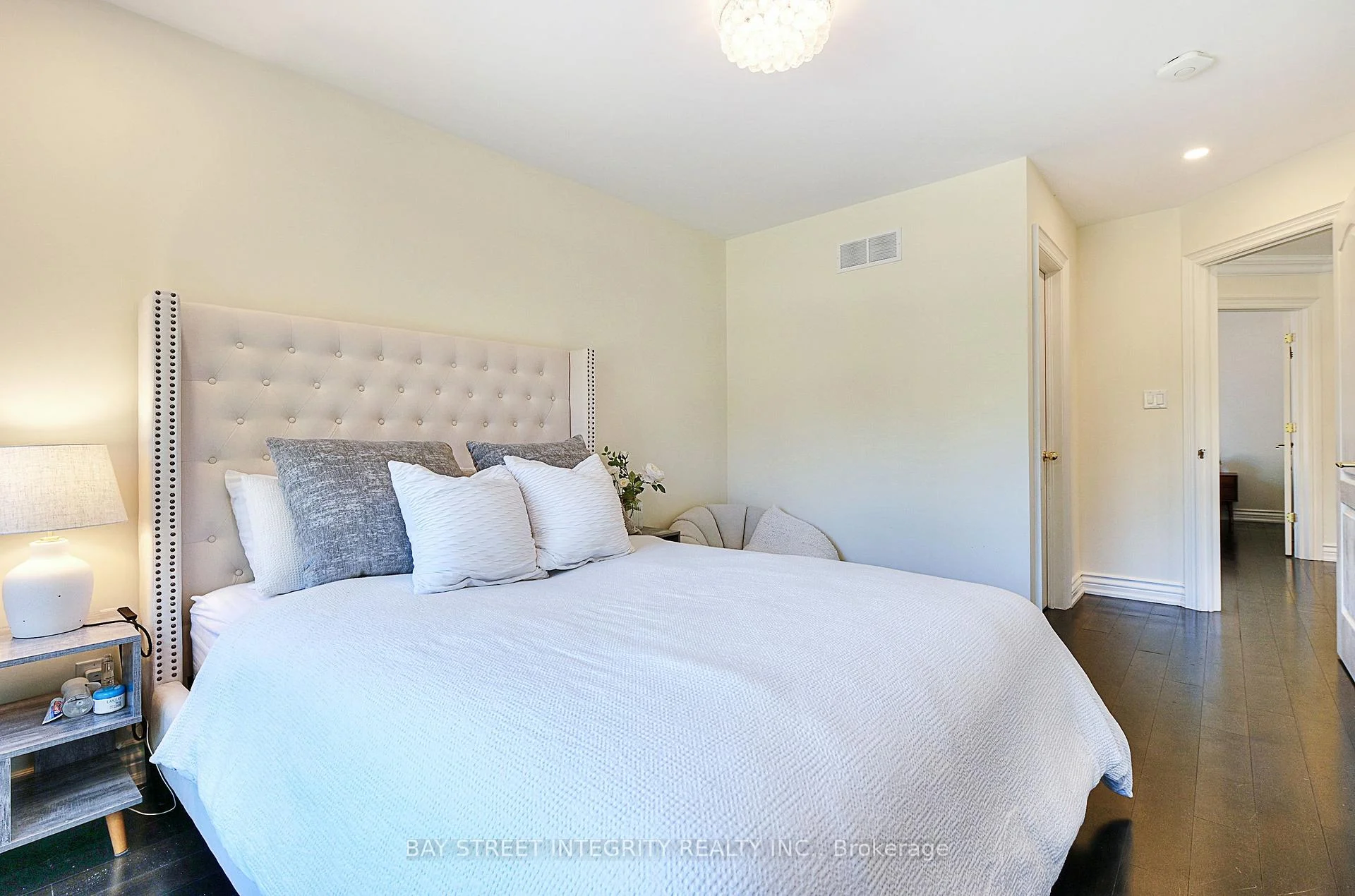 Photo 34 of 33 Deerford Road, North York, Don Valley Village — HOMEH