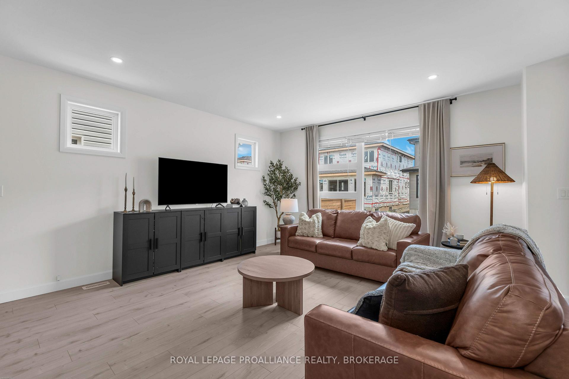Photo 17 of 24 Walden Pond Drive, Loyalist, Amherstview — HOMEH