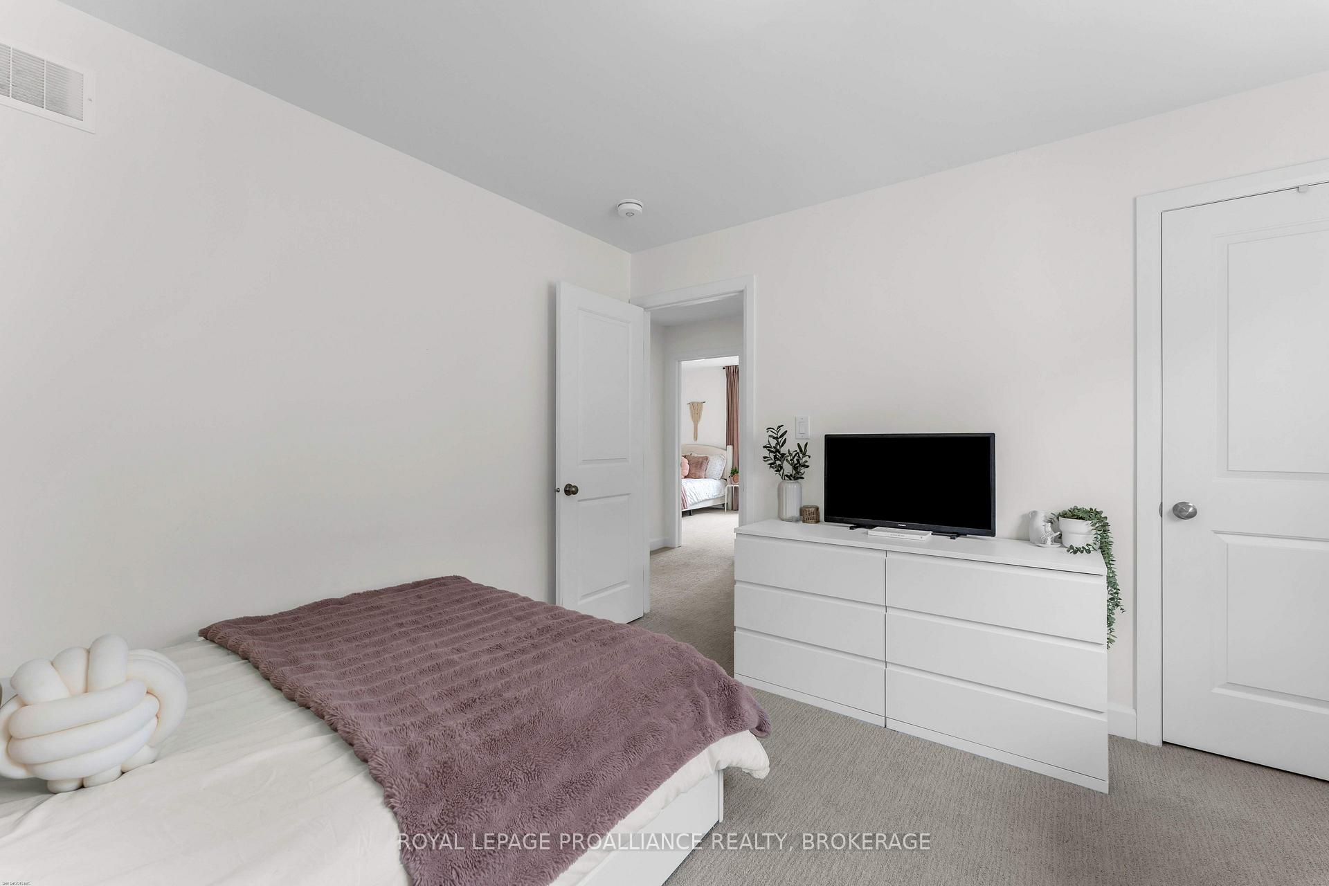 Photo 38 of 24 Walden Pond Drive, Loyalist, Amherstview — HOMEH