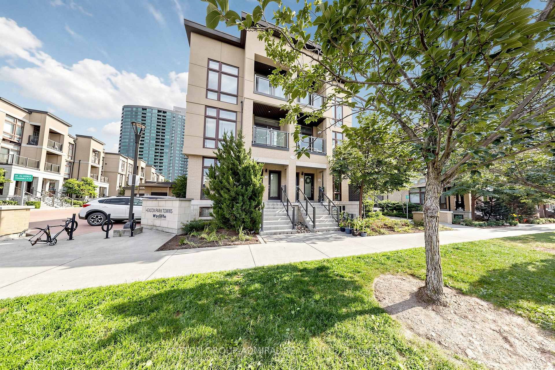 Photo 2 of Unit 41, 19 Eldora Avenue, North York, Newtonbrook West — HOMEH