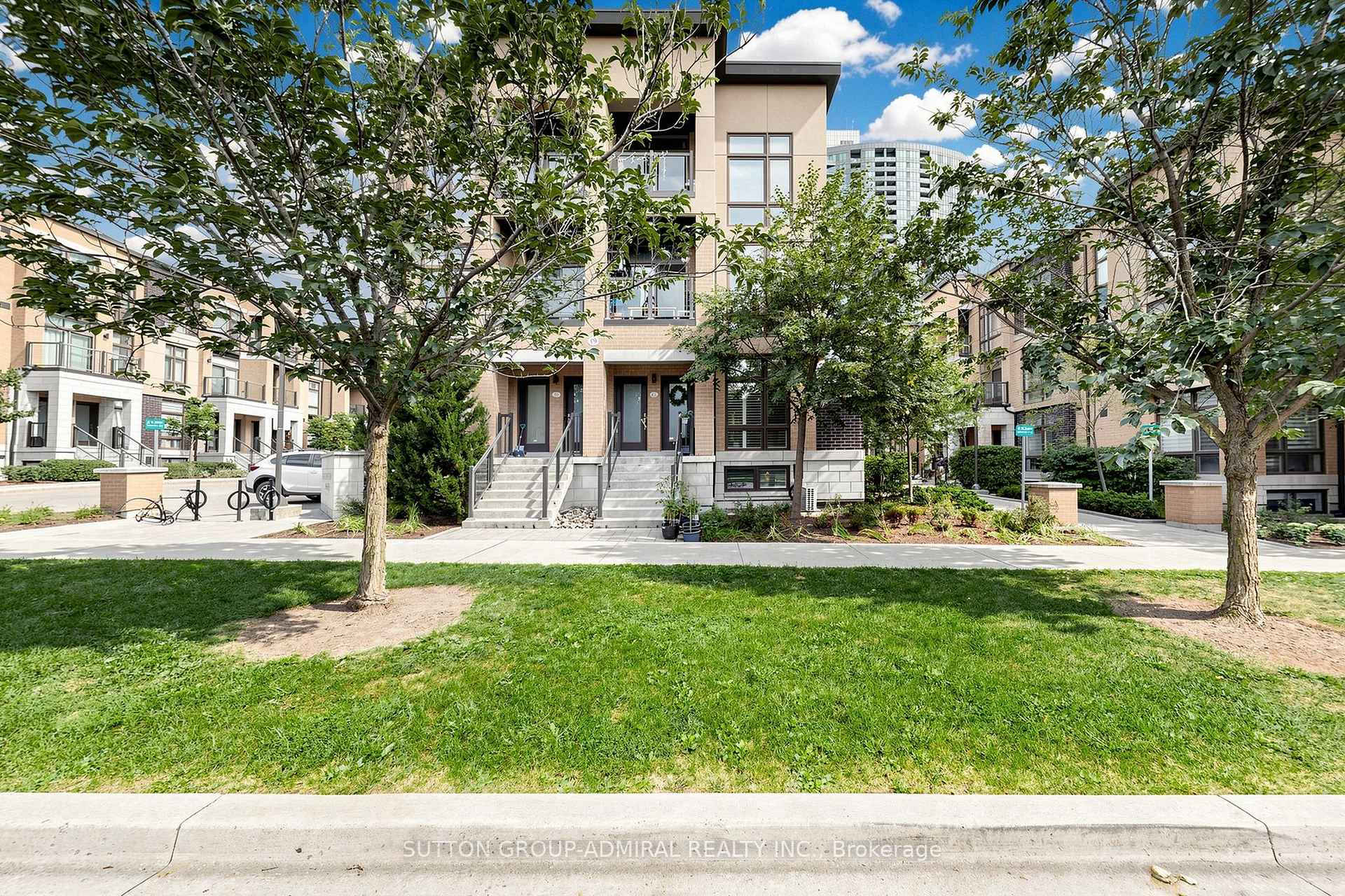 Photo 3 of Unit 41, 19 Eldora Avenue, North York, Newtonbrook West — HOMEH