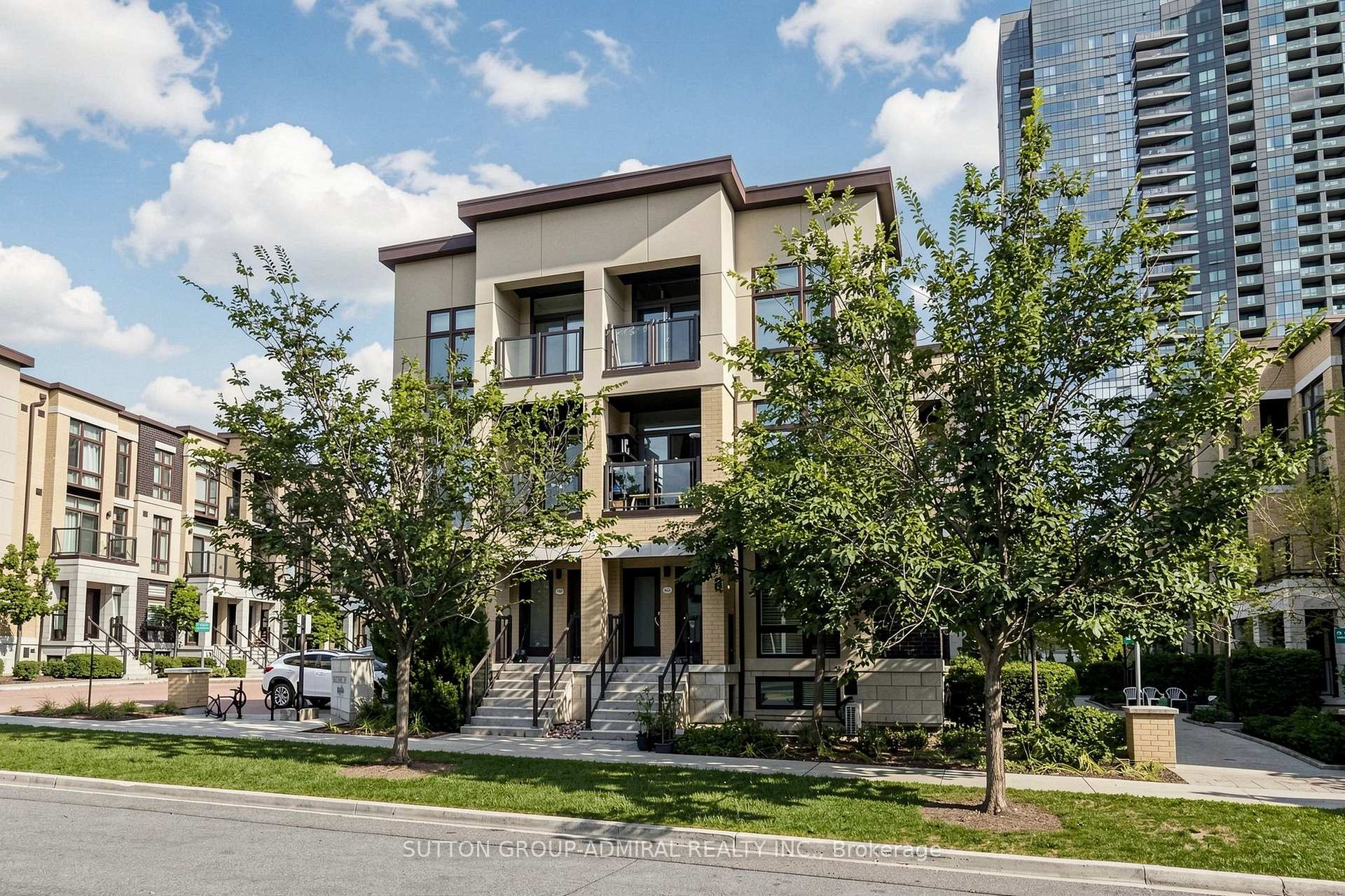 Photo 4 of Unit 41, 19 Eldora Avenue, North York, Newtonbrook West — HOMEH