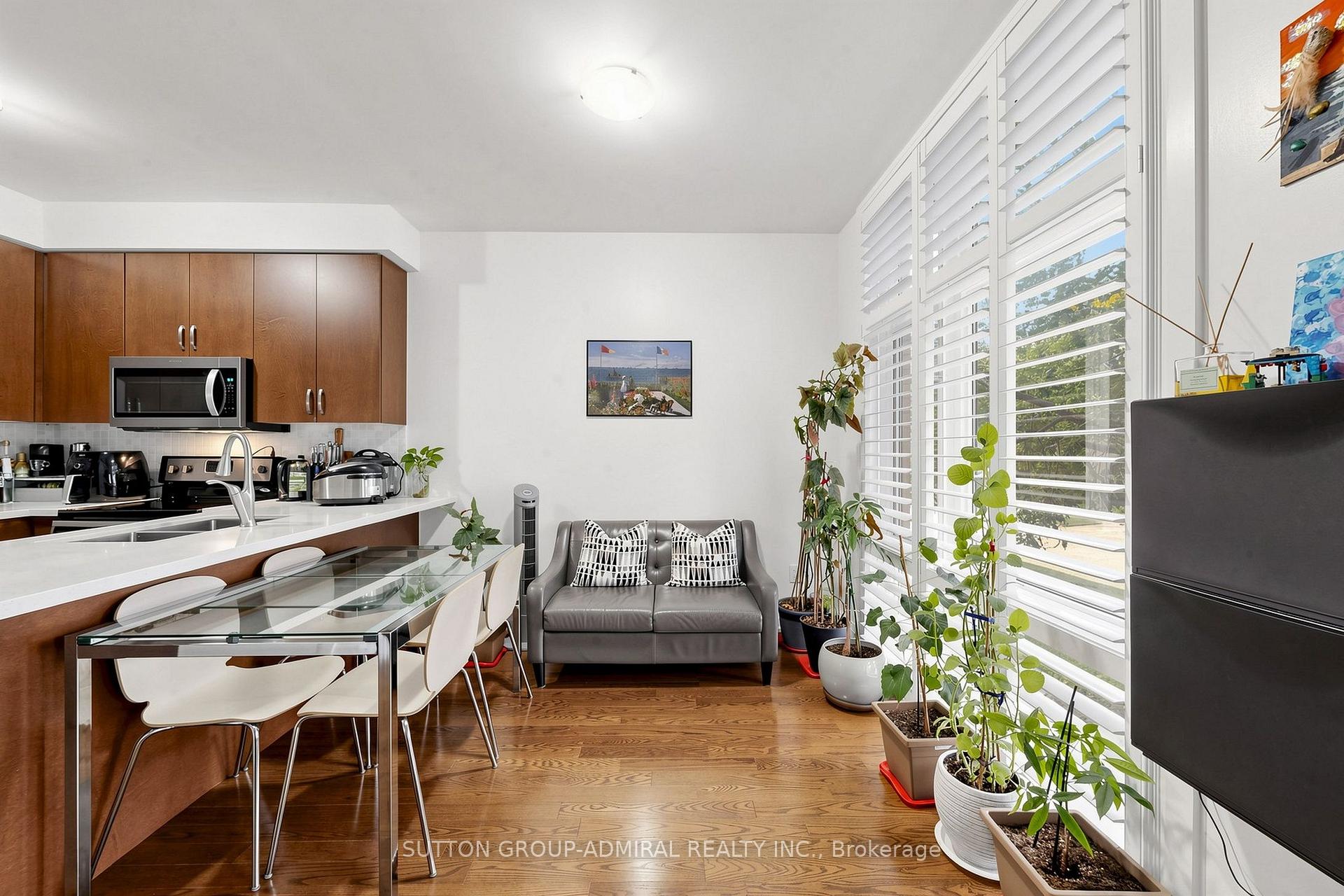 Photo 10 of Unit 41, 19 Eldora Avenue, North York, Newtonbrook West — HOMEH
