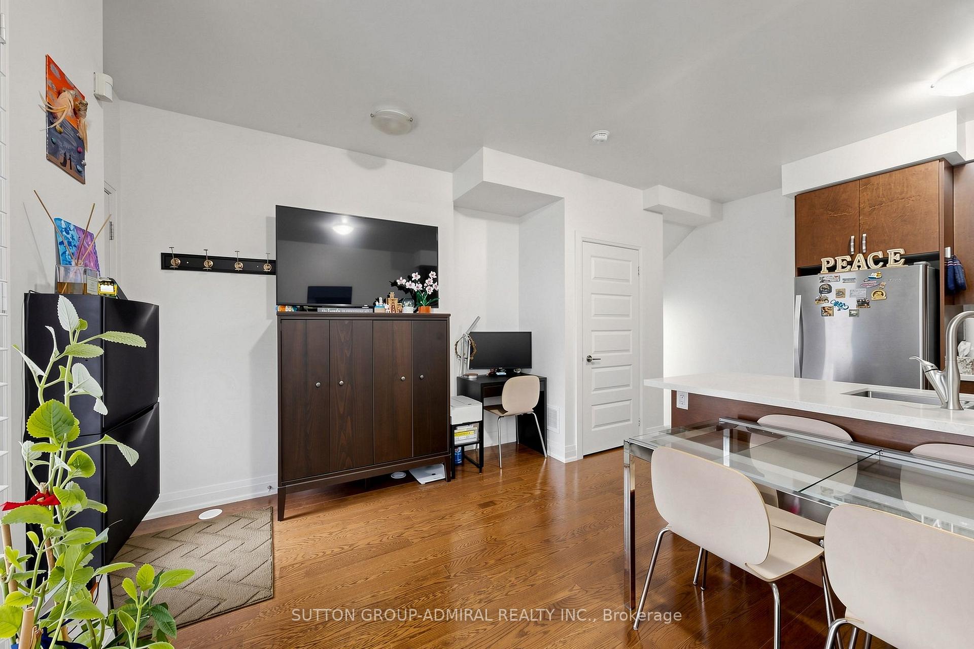Photo 12 of Unit 41, 19 Eldora Avenue, North York, Newtonbrook West — HOMEH