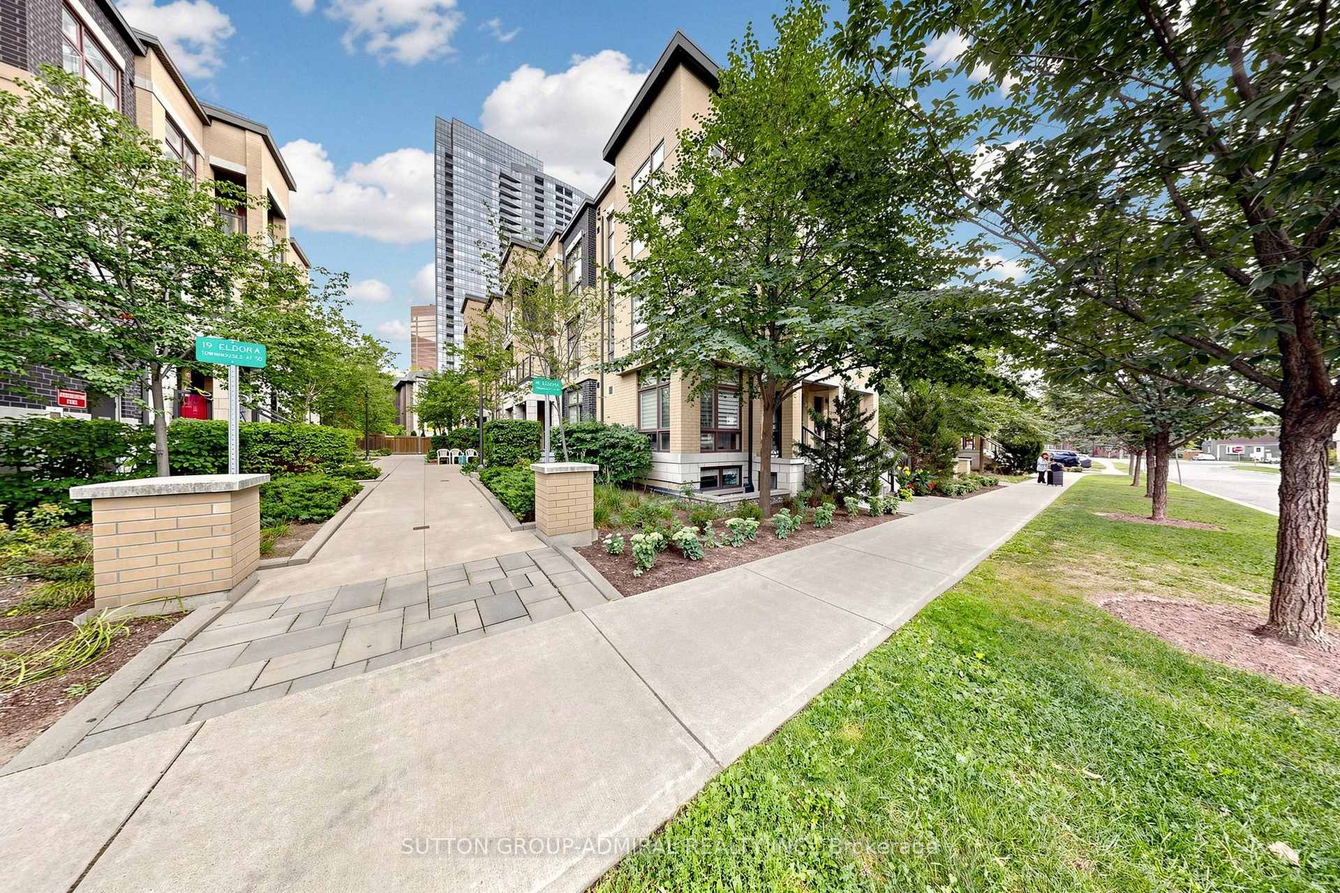 Photo 33 of Unit 41, 19 Eldora Avenue, North York, Newtonbrook West — HOMEH