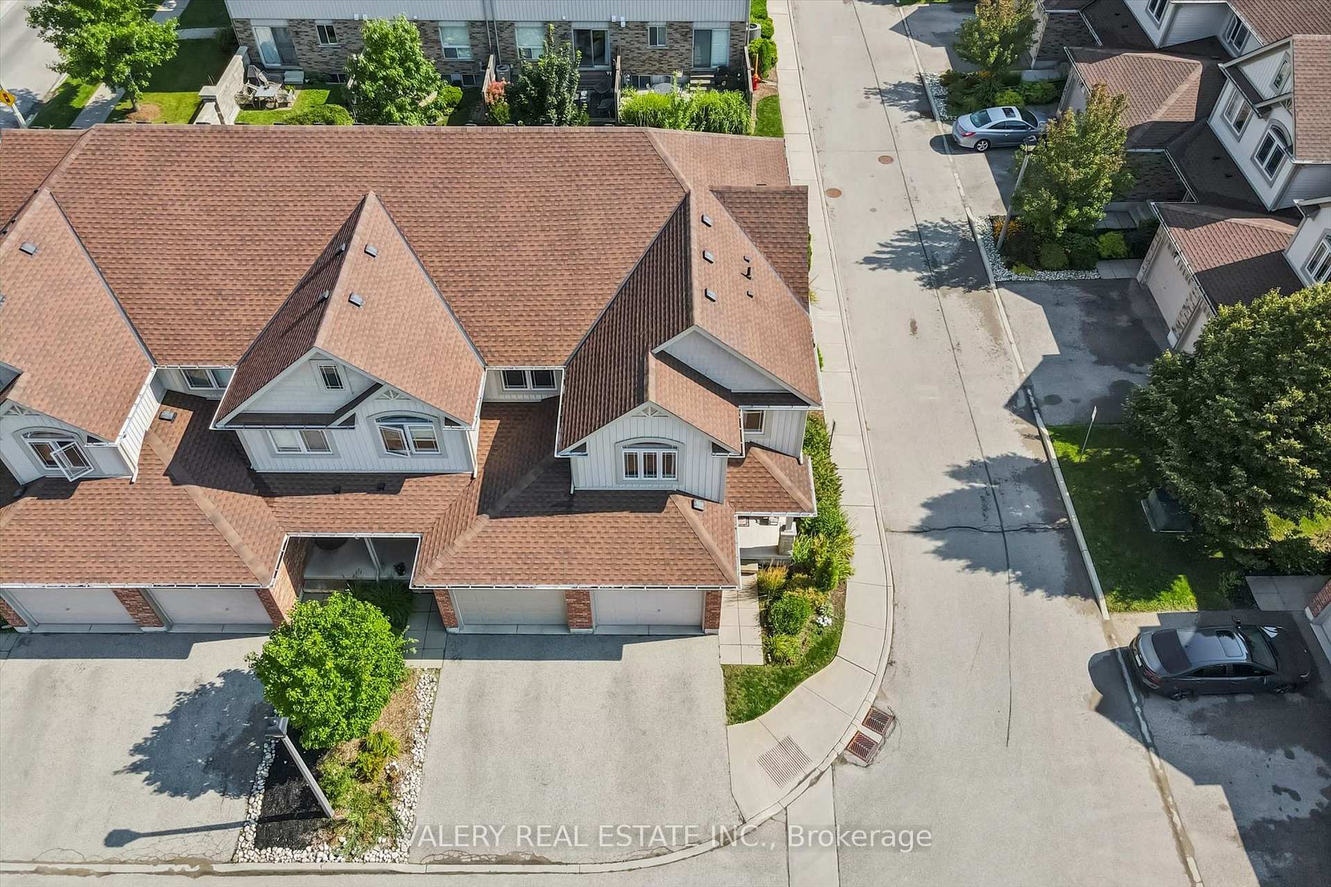 Photo 3 of Unit 26, 355 MacAlister Boulevard, Guelph, Kortright East — HOMEH