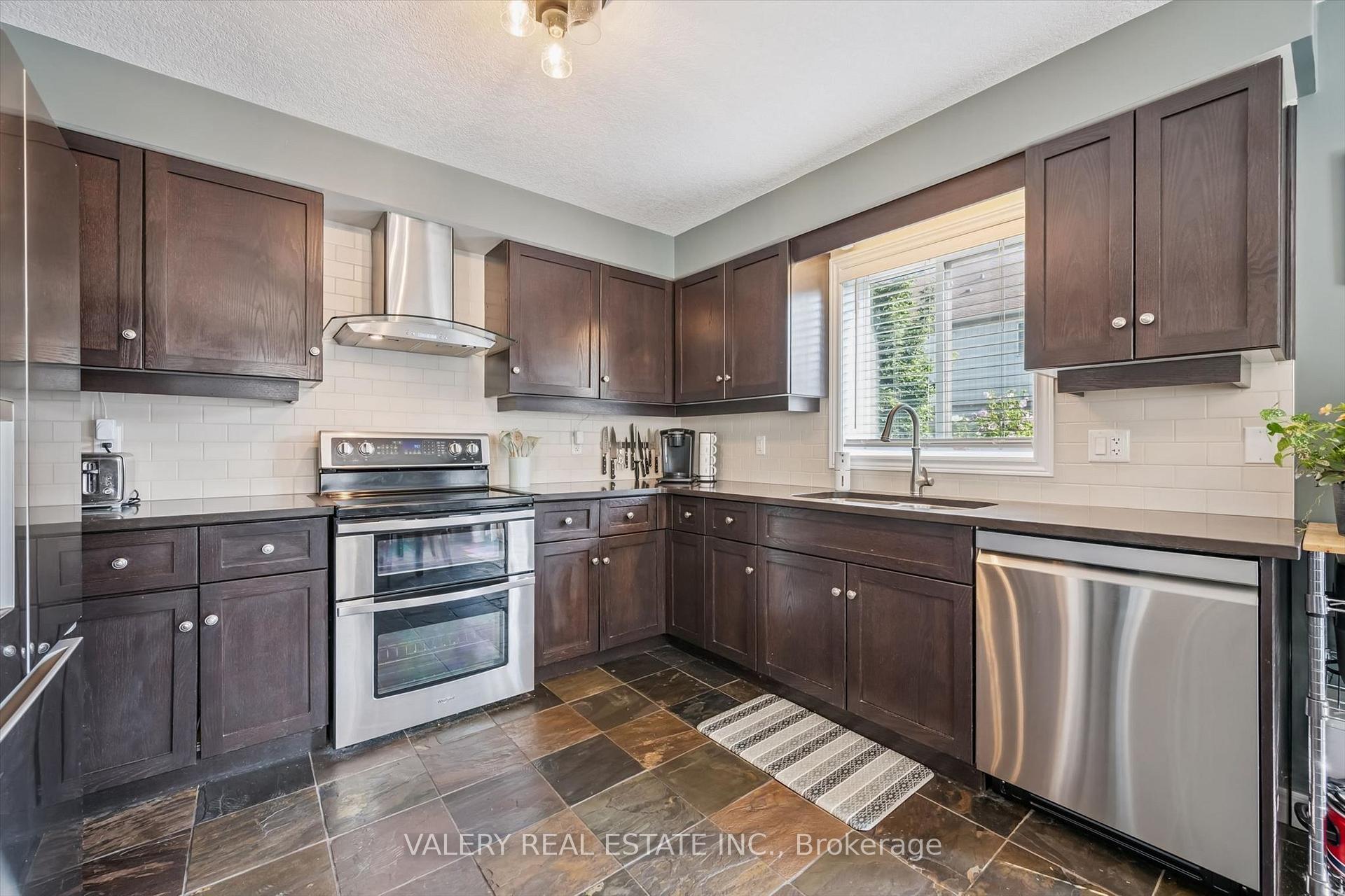 Photo 11 of Unit 26, 355 MacAlister Boulevard, Guelph, Kortright East — HOMEH