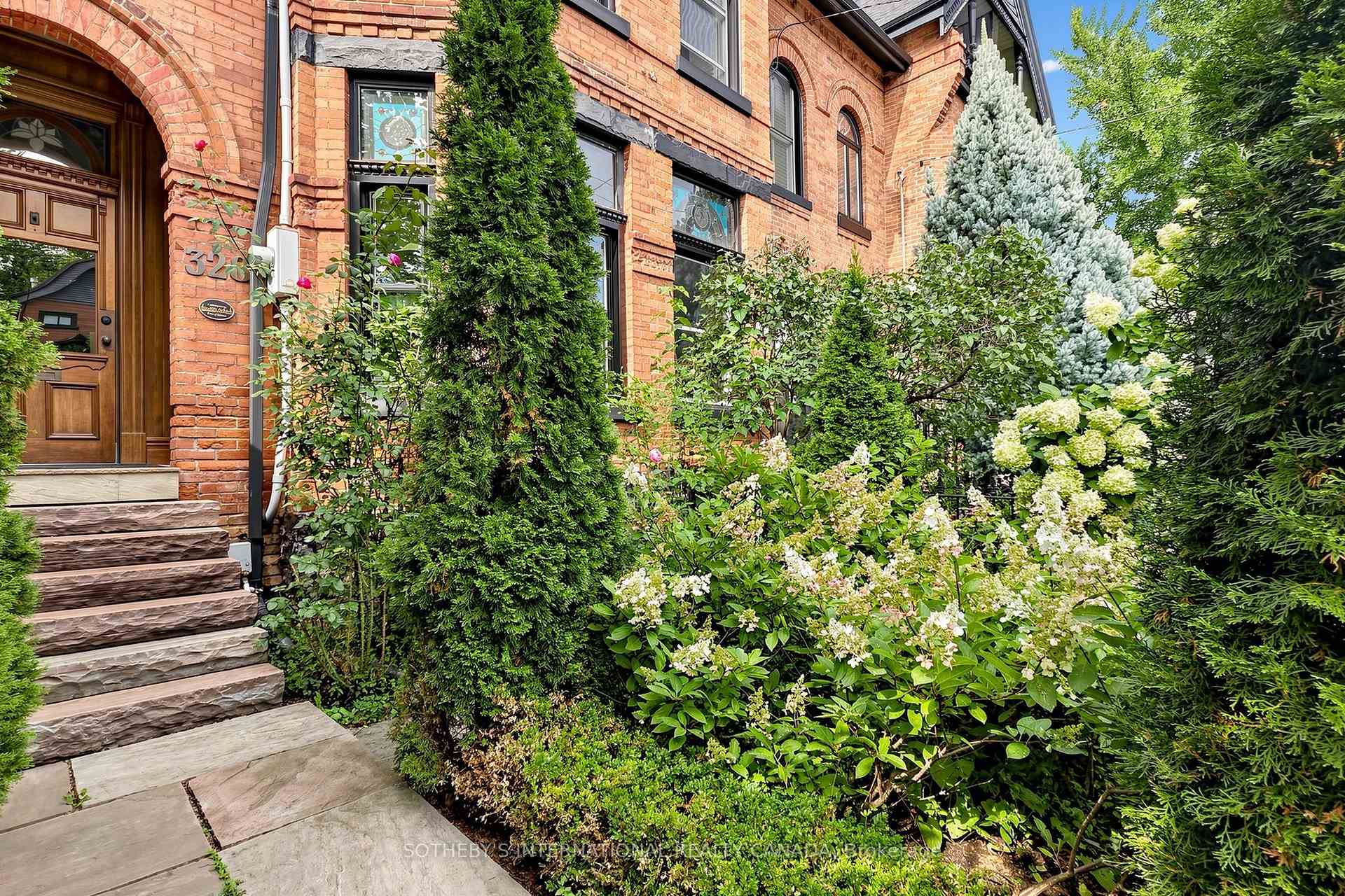 Photo 2 of 328 Wellesley Street E, Toronto, Cabbagetown-South St. James Town — HOMEH