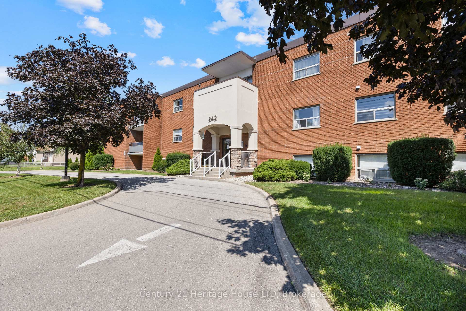 Photo 13 of 242 Oakdale Avenue, St. Catharines, Oakdale — HOMEH
