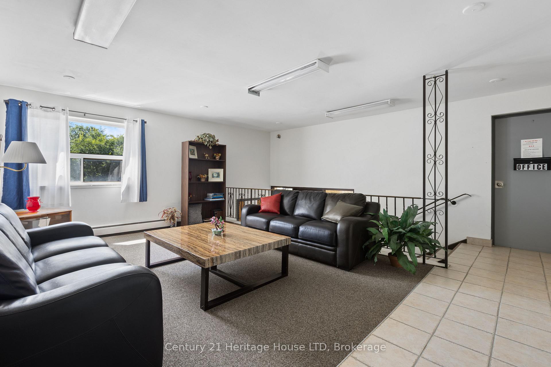 Photo 14 of 242 Oakdale Avenue, St. Catharines, Oakdale — HOMEH
