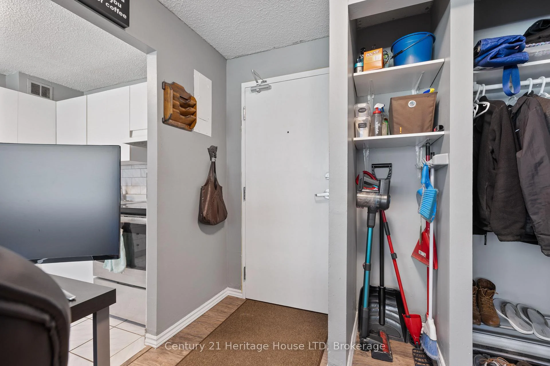 Photo 11 of 242 Oakdale Avenue, St. Catharines, Oakdale — HOMEH
