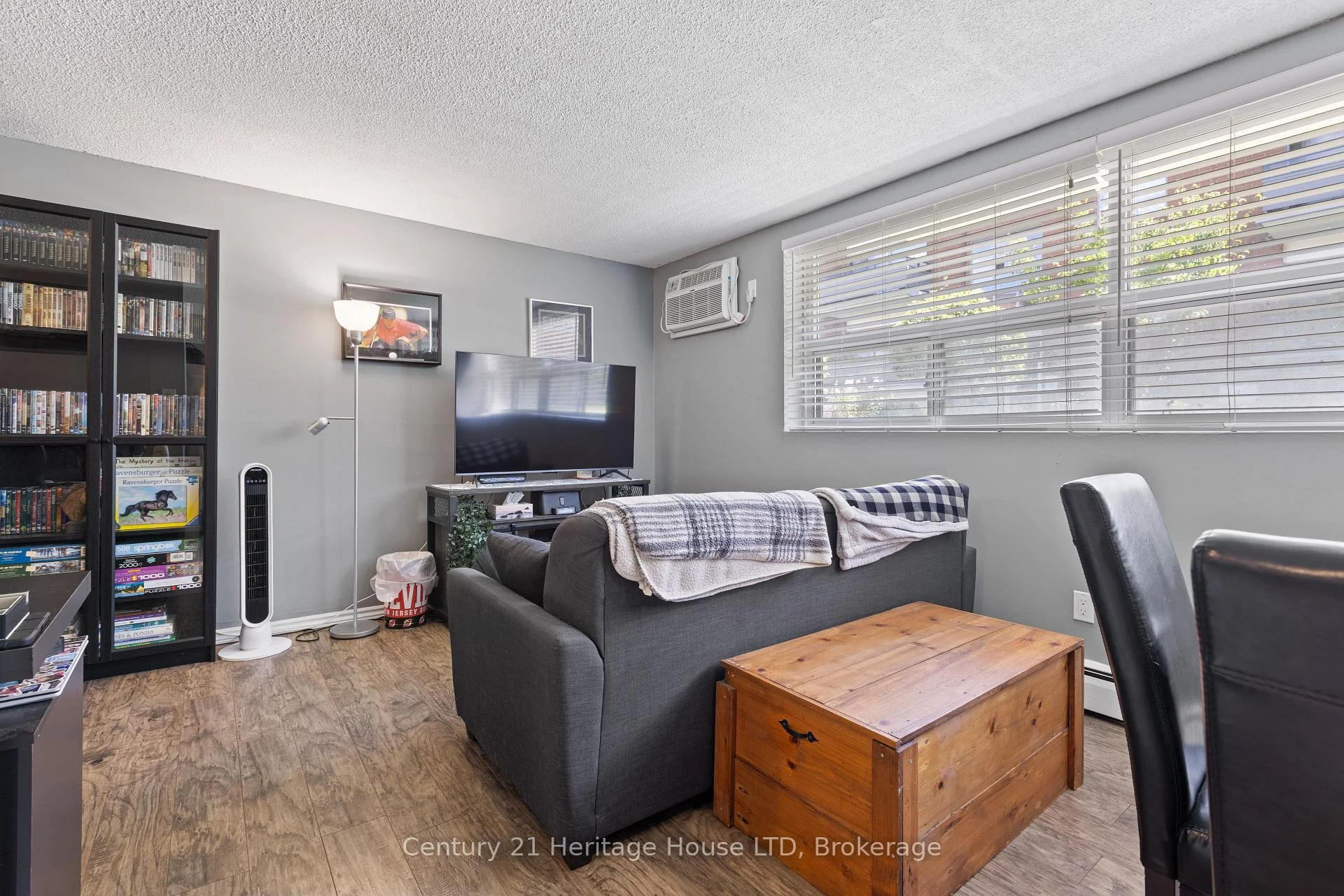 Photo 25 of 242 Oakdale Avenue, St. Catharines, Oakdale — HOMEH
